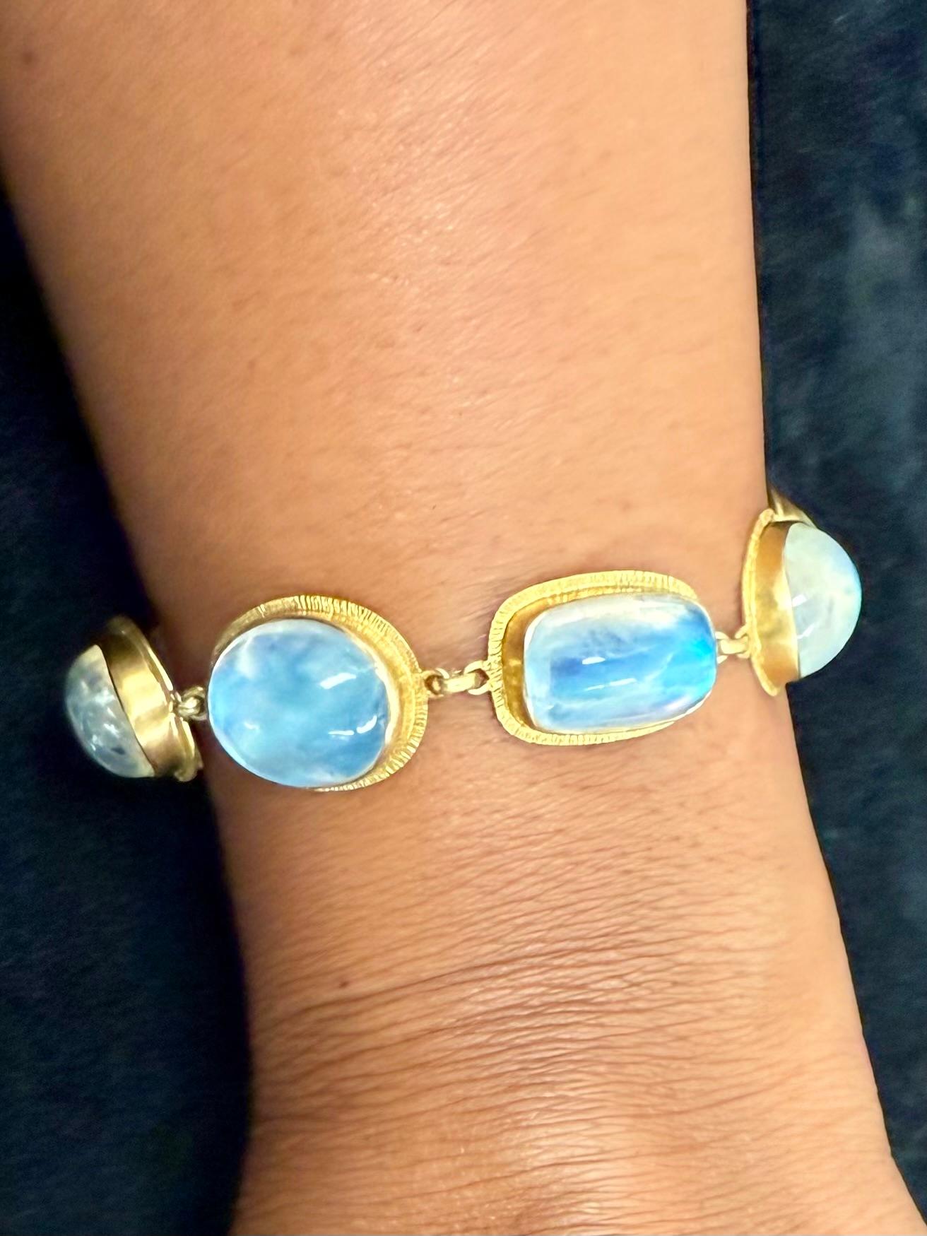 Cabochon Steven Battelle 59 Carati Pietra di Luna Arcobaleno Bracciale in Oro/Argento 18K in vendita