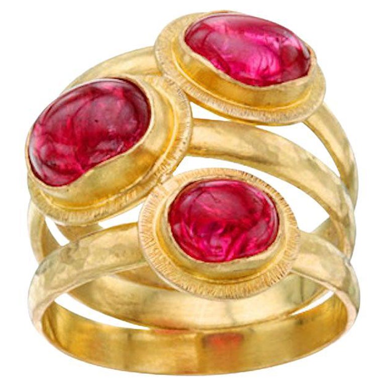 Steven Battelle, bague en or 18 carats avec triple spinelle de 5,9 carats