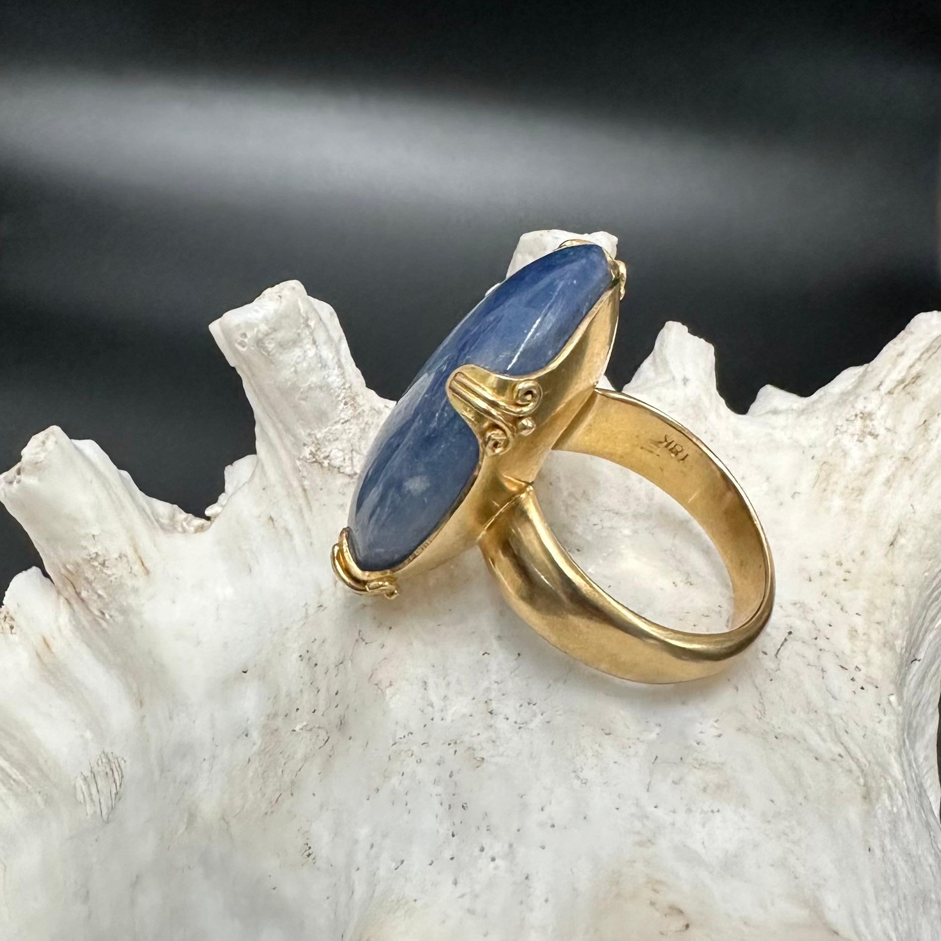 Steven Battelle 18 Karat Goldring mit 60.0 Karat großem blauem Saphir und Cabochon im Angebot 2