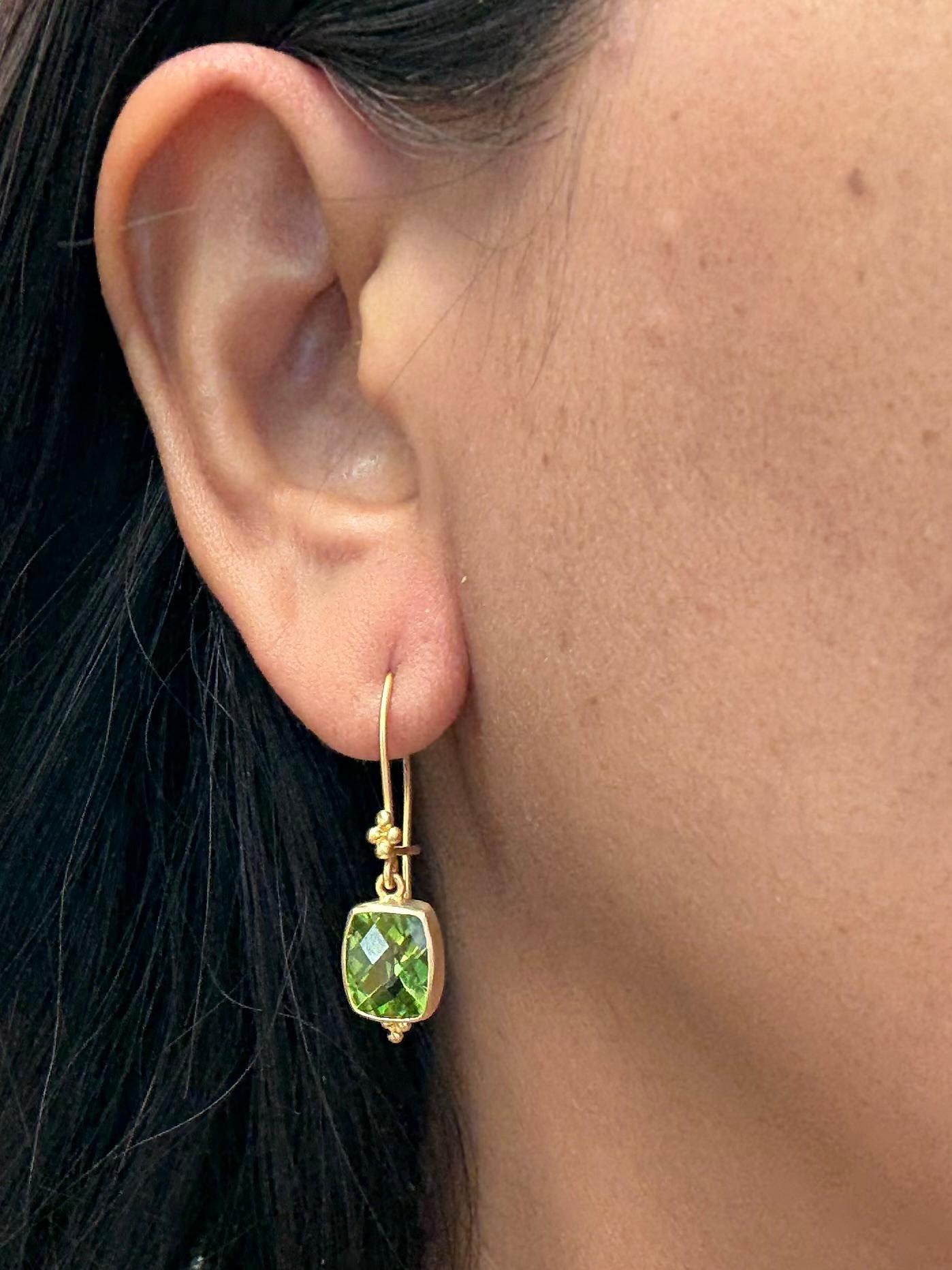 Cushion Cut Steven Battelle 6.2 Carats Peridot 18K Gold Wire Earrings For Sale