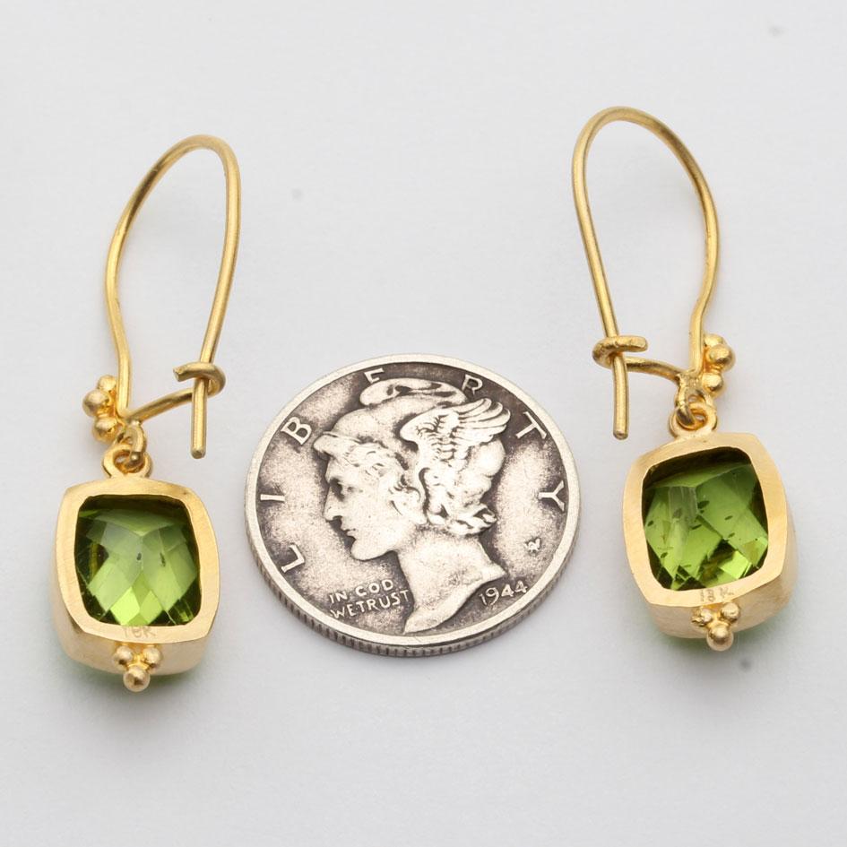 Steven Battelle 6.2 Carats Peridot 18K Gold Wire Earrings In New Condition For Sale In Soquel, CA
