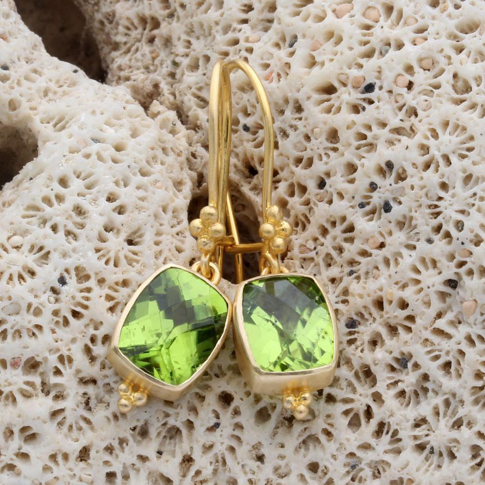 Women's Steven Battelle 6.2 Carats Peridot 18K Gold Wire Earrings For Sale
