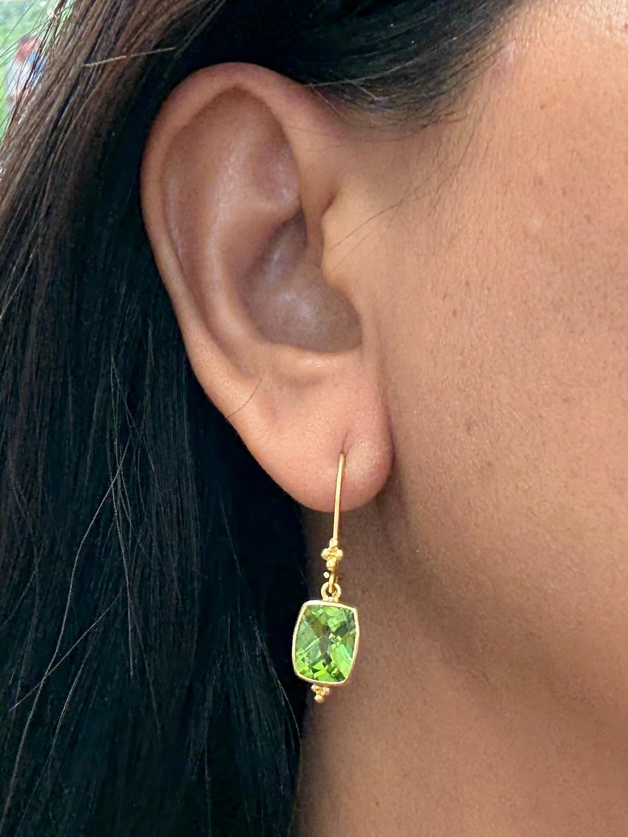 Steven Battelle 6.2 Carats Peridot 18K Gold Wire Earrings For Sale 2
