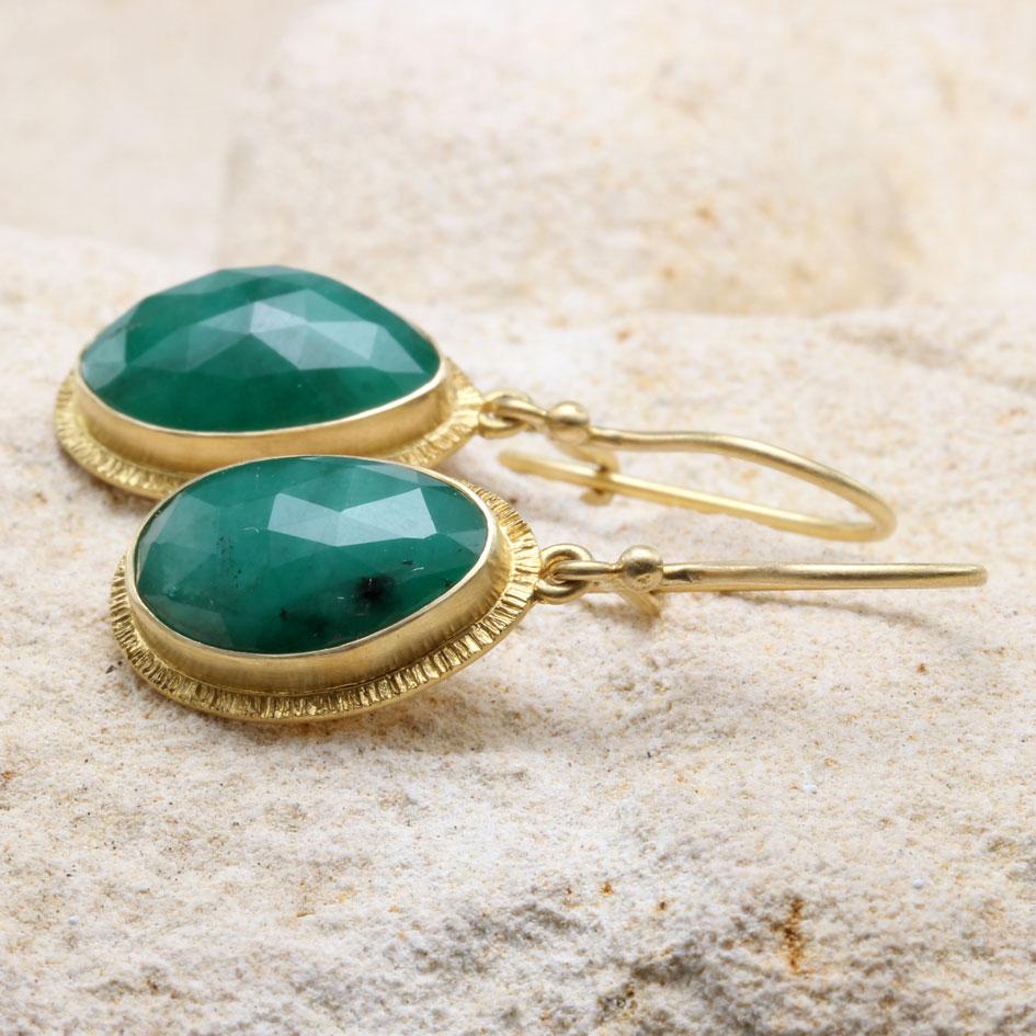 Steven Battelle 6.3 Carats Emeralds 18K Gold Wire Earrings In New Condition For Sale In Soquel, CA