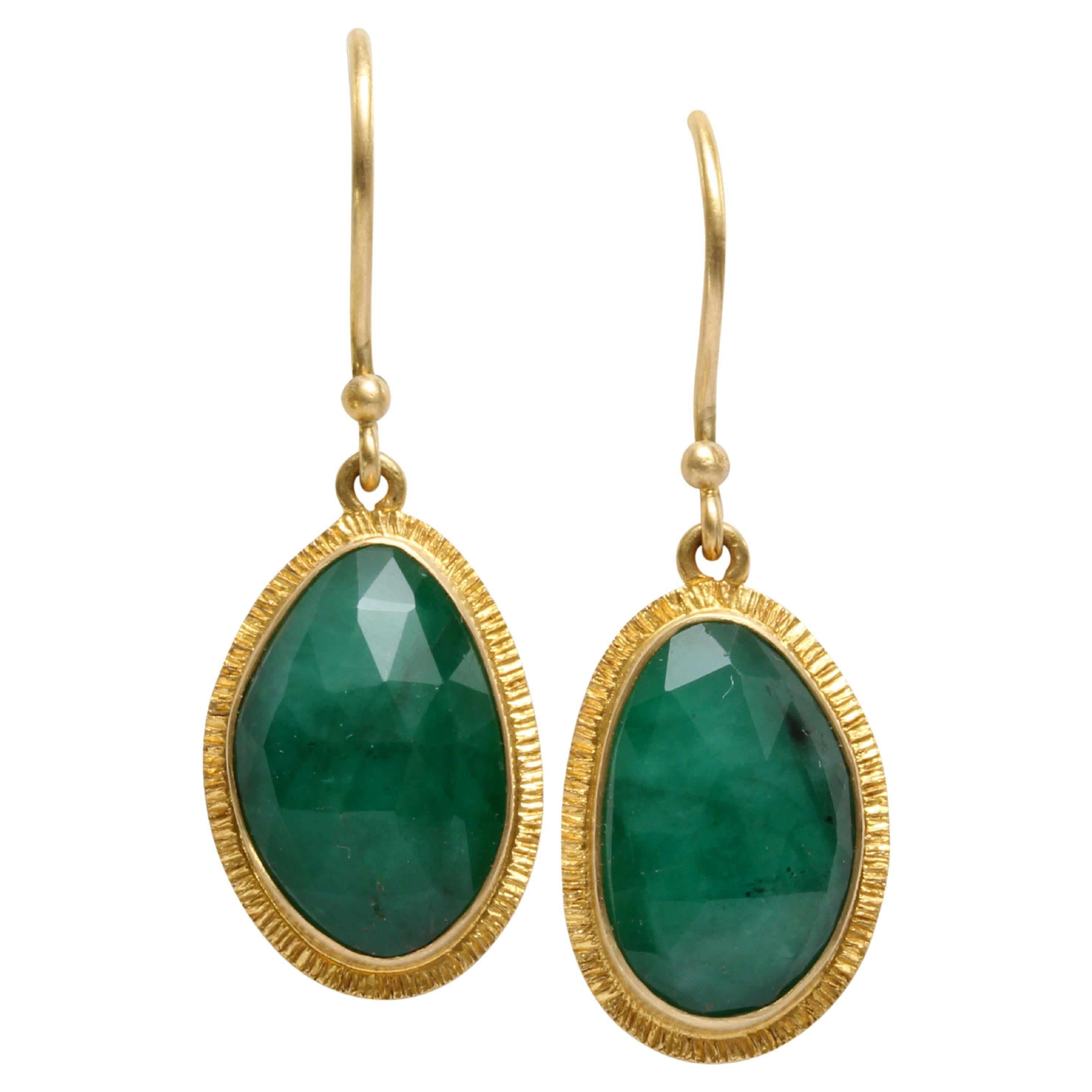 Steven Battelle 6.3 Carats Emeralds 18K Gold Wire Earrings For Sale