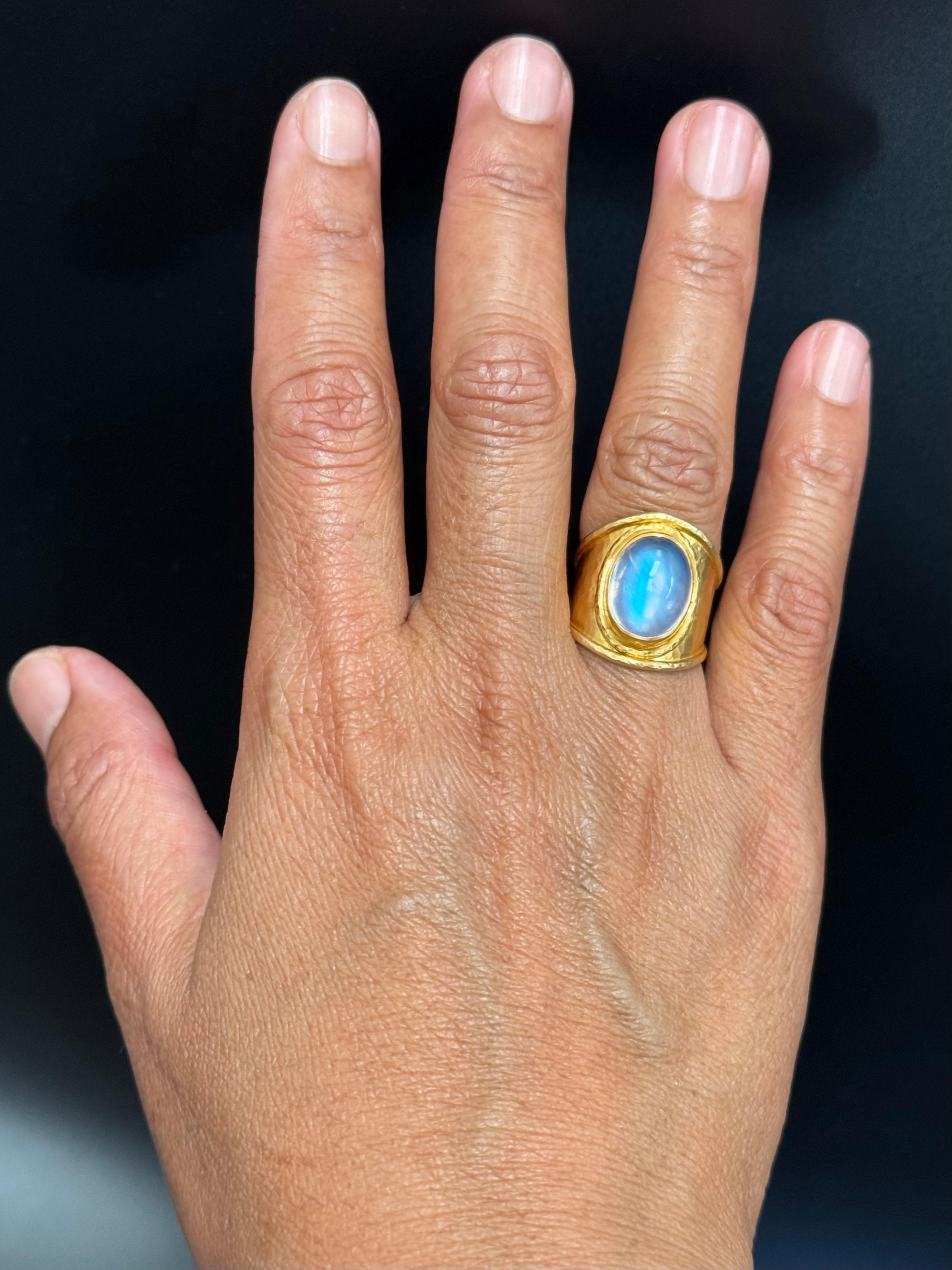 Steven Battelle 6.6 Carat Rainbow Moonstone 18K Gold Ring For Sale 4