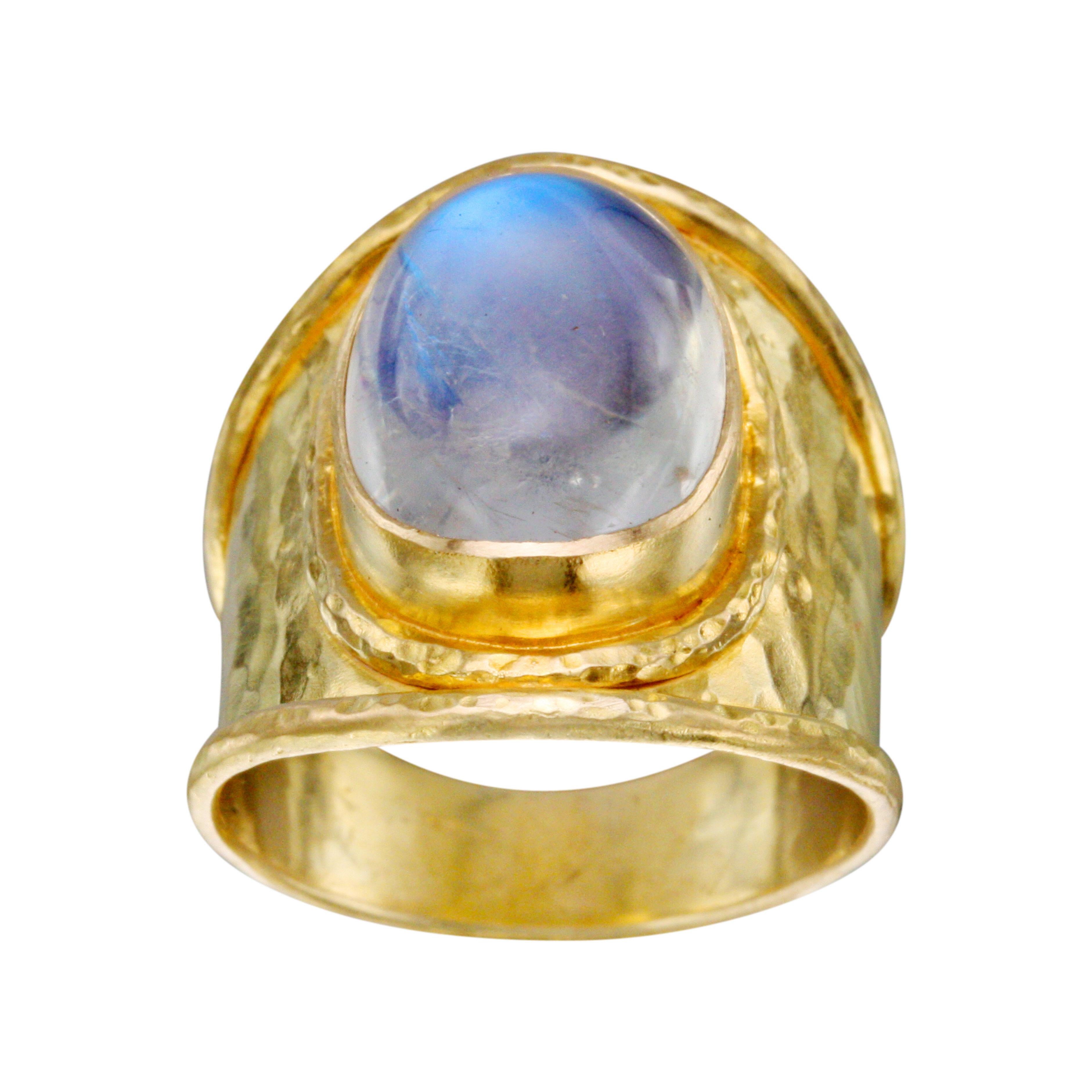 Women's or Men's Steven Battelle 6.6 Carat Rainbow Moonstone 18K Gold Ring For Sale