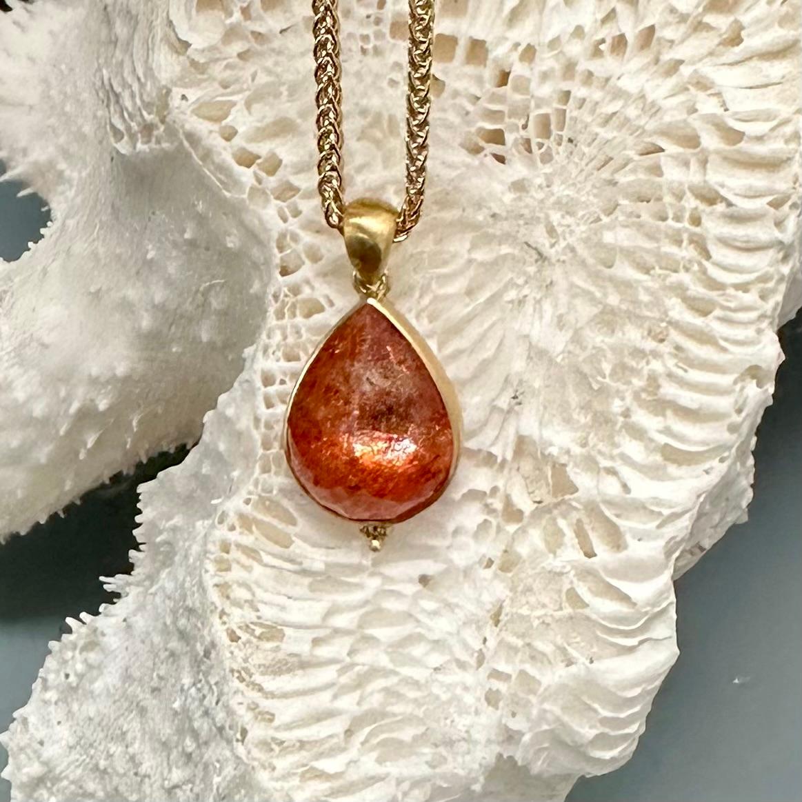 Steven Battelle 6.6 Carats Faceted Sunstone 18K Gold Pendant  For Sale 3