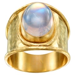 Steven Battelle 6.7 Carats Rainbow Moonstone 18K Gold Ring