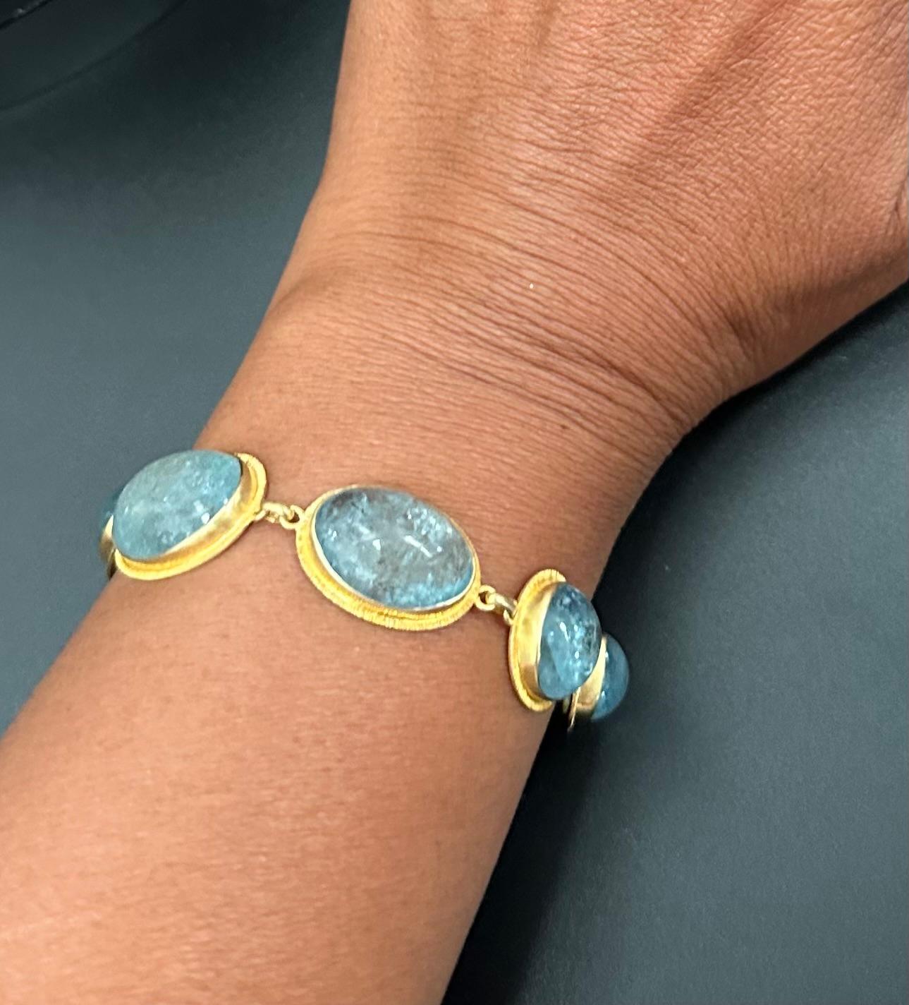 Steven Battelle 67.0 Carats Cabochon Aquamarine 18K Gold Bracelet In New Condition For Sale In Soquel, CA