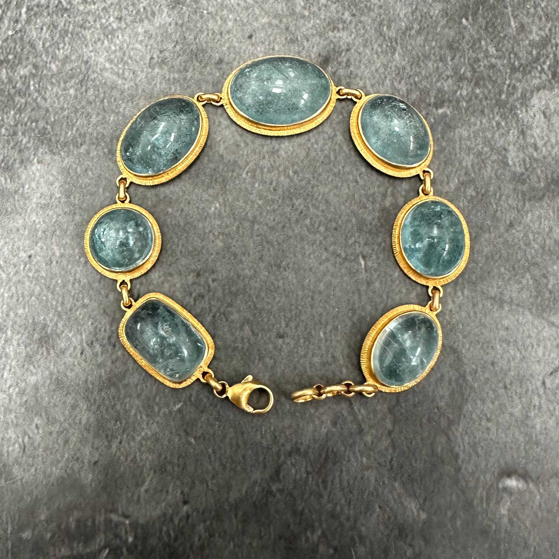 Steven Battelle 67.0 Carats Cabochon Aquamarine 18K Gold Bracelet For Sale 2