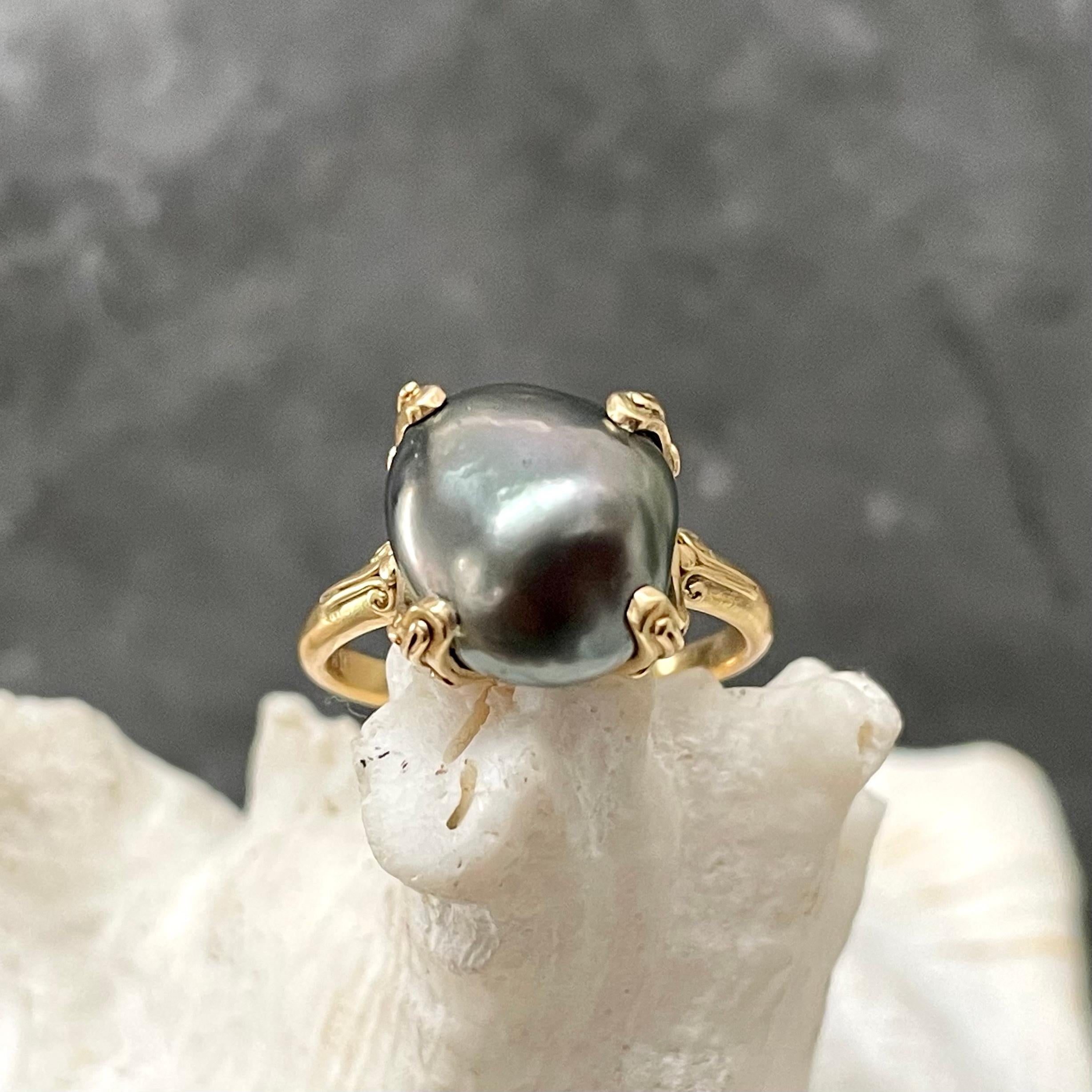 Steven Battelle 6.8 Carat Black South Sea Pearl Ring 18K Gold In New Condition For Sale In Soquel, CA