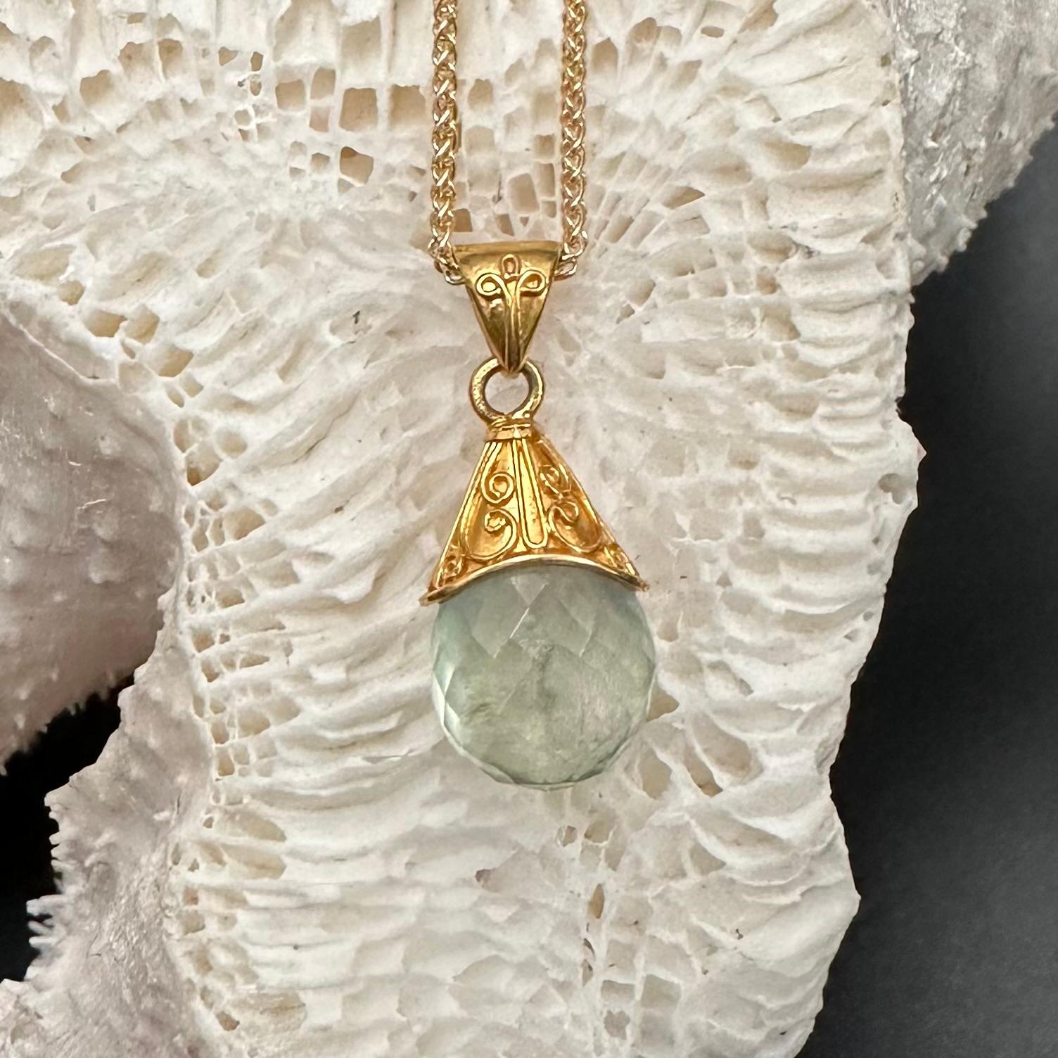 da uomo o donna Steven Battelle, ciondolo in oro 22K con prehnite da 6,9 carati e catena in oro 18K da 18