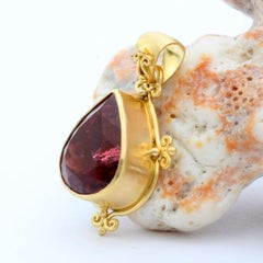 Steven Battelle 7.1 Carats Pink Tourmaline 18K Gold Pendant