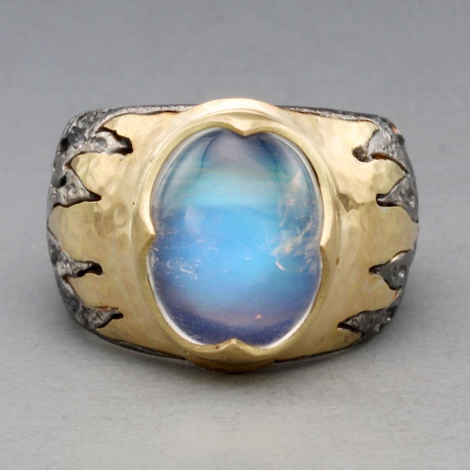 Contemporary Steven Battelle 7.2 Carats Rainbow Moonstone Oxidized Silver and 18k Gold Ring For Sale