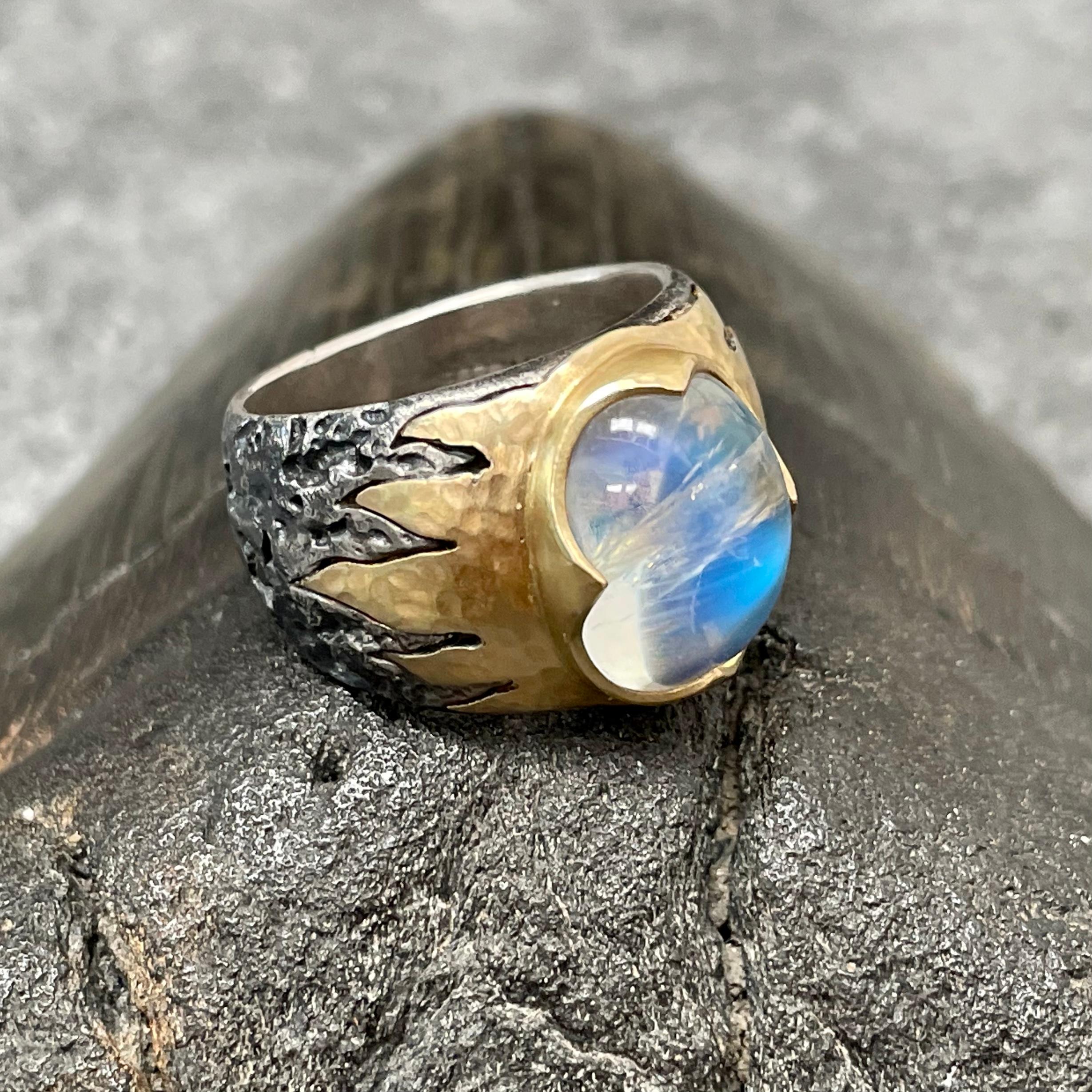 Women's or Men's Steven Battelle 7.2 Carats Rainbow Moonstone Oxidized Silver and 18k Gold Ring For Sale
