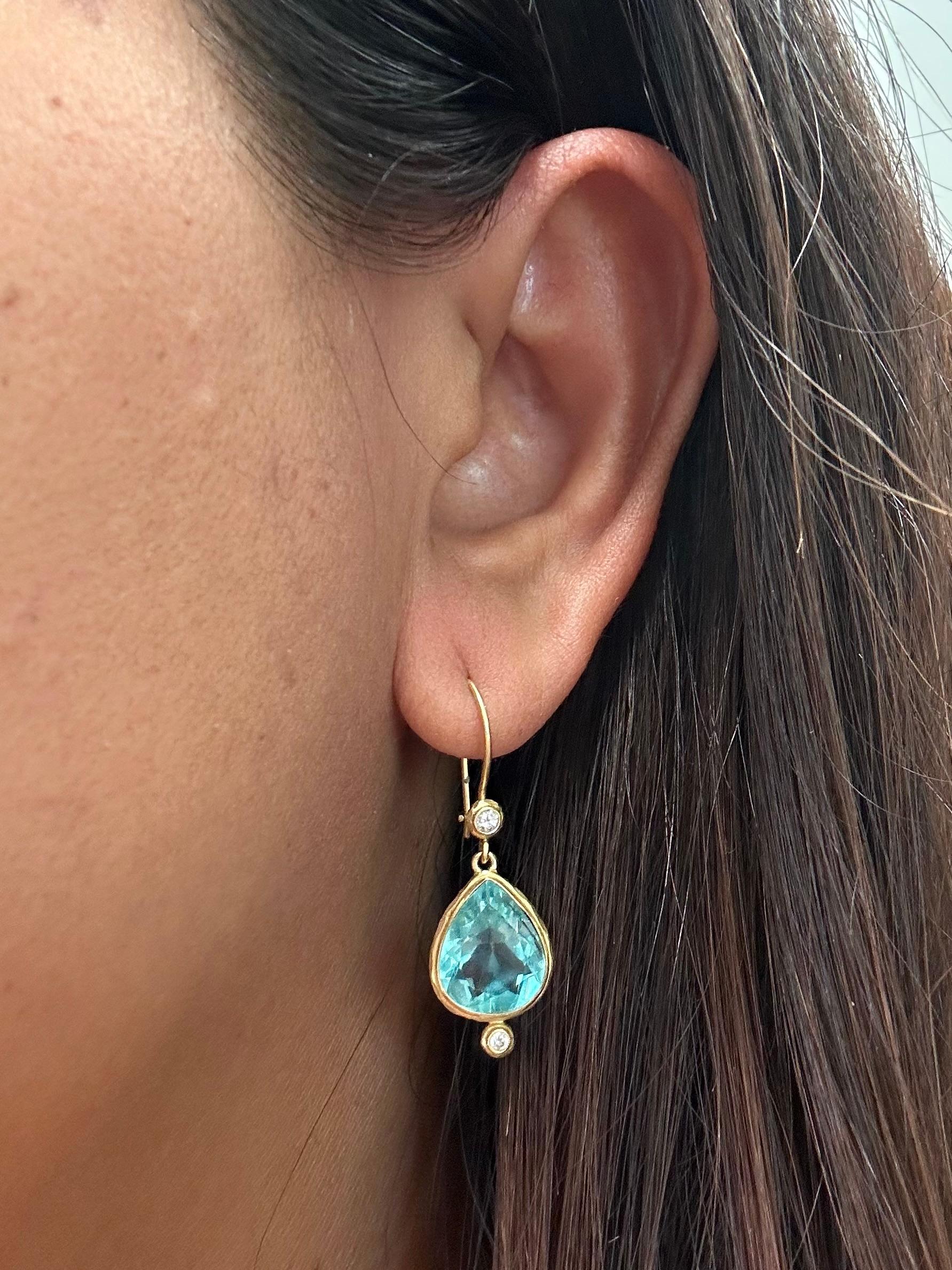 Rose Cut Steven Battelle 7.4 Carats Apatite Diamond 18K Gold Wire Earrings