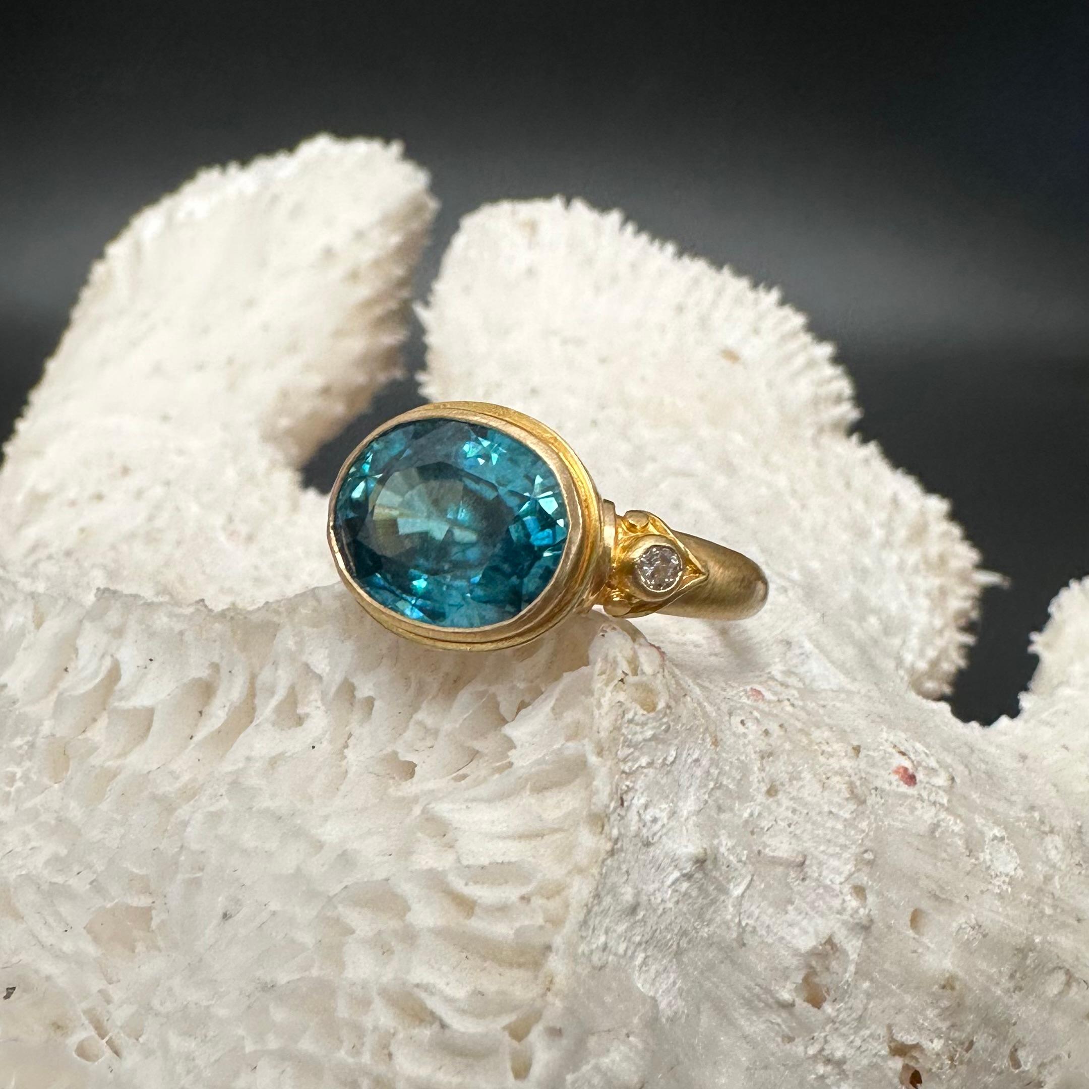 Steven Battelle 7.4 Carats Blue Zircon Diamonds 18K Gold Ring For Sale 1