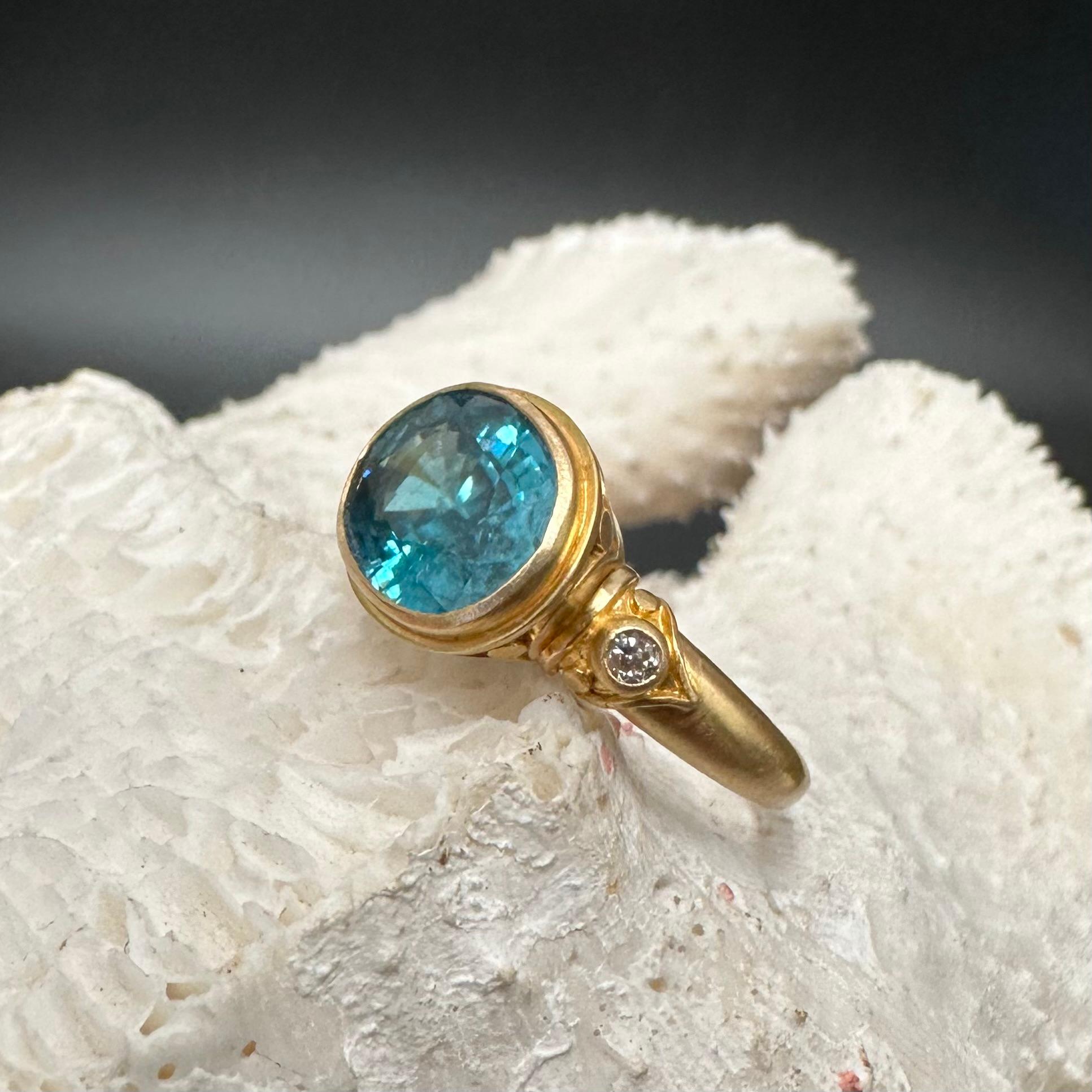 Steven Battelle 7.4 Carats Blue Zircon Diamonds 18K Gold Ring For Sale 3