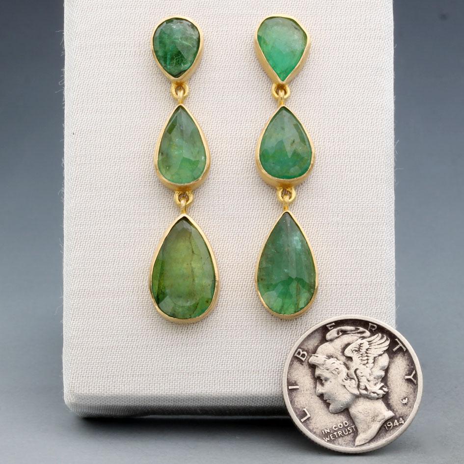 Steven Battelle 7,4 Karat Smaragd 18K Gold Post Ohrringe im Zustand „Neu“ im Angebot in Soquel, CA