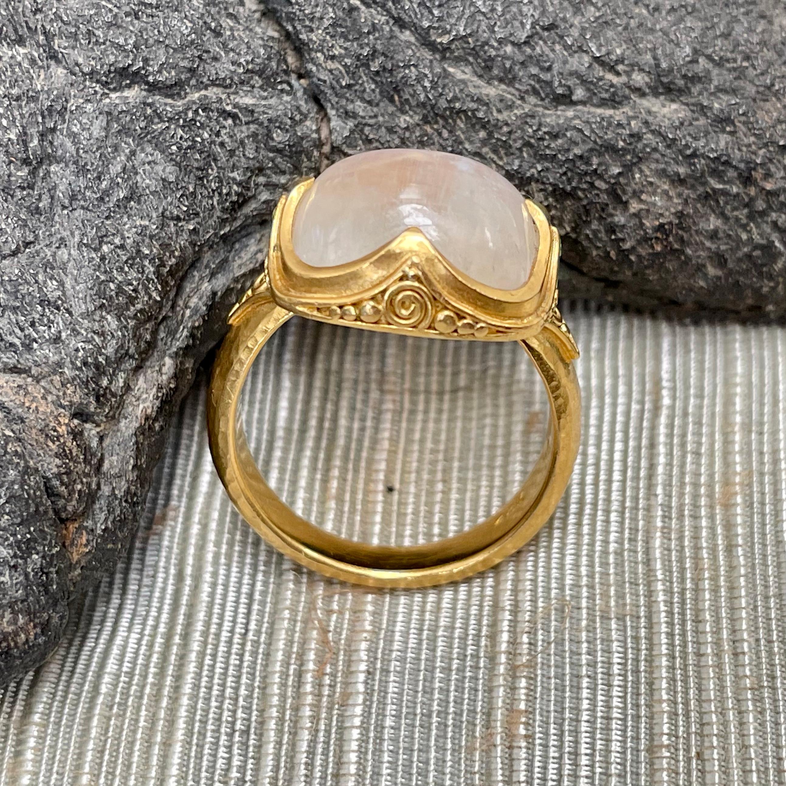 Steven Battelle 7.4 Carats Rainbow Moonstone 22K Gold Ring In New Condition In Soquel, CA