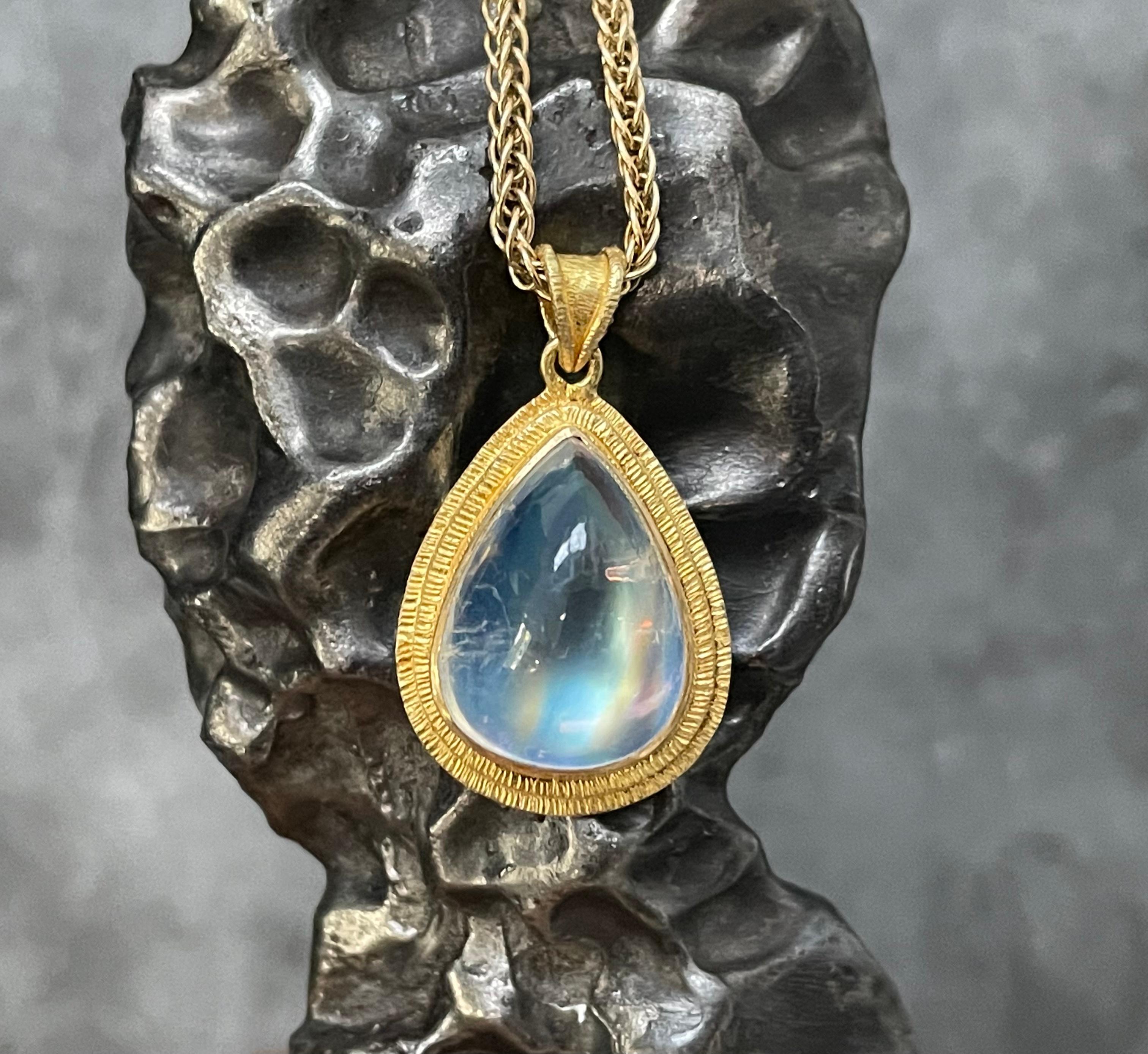 Steven Battelle 7.5 Carats Rainbow Moonstone 18K Gold Pendant For Sale 3