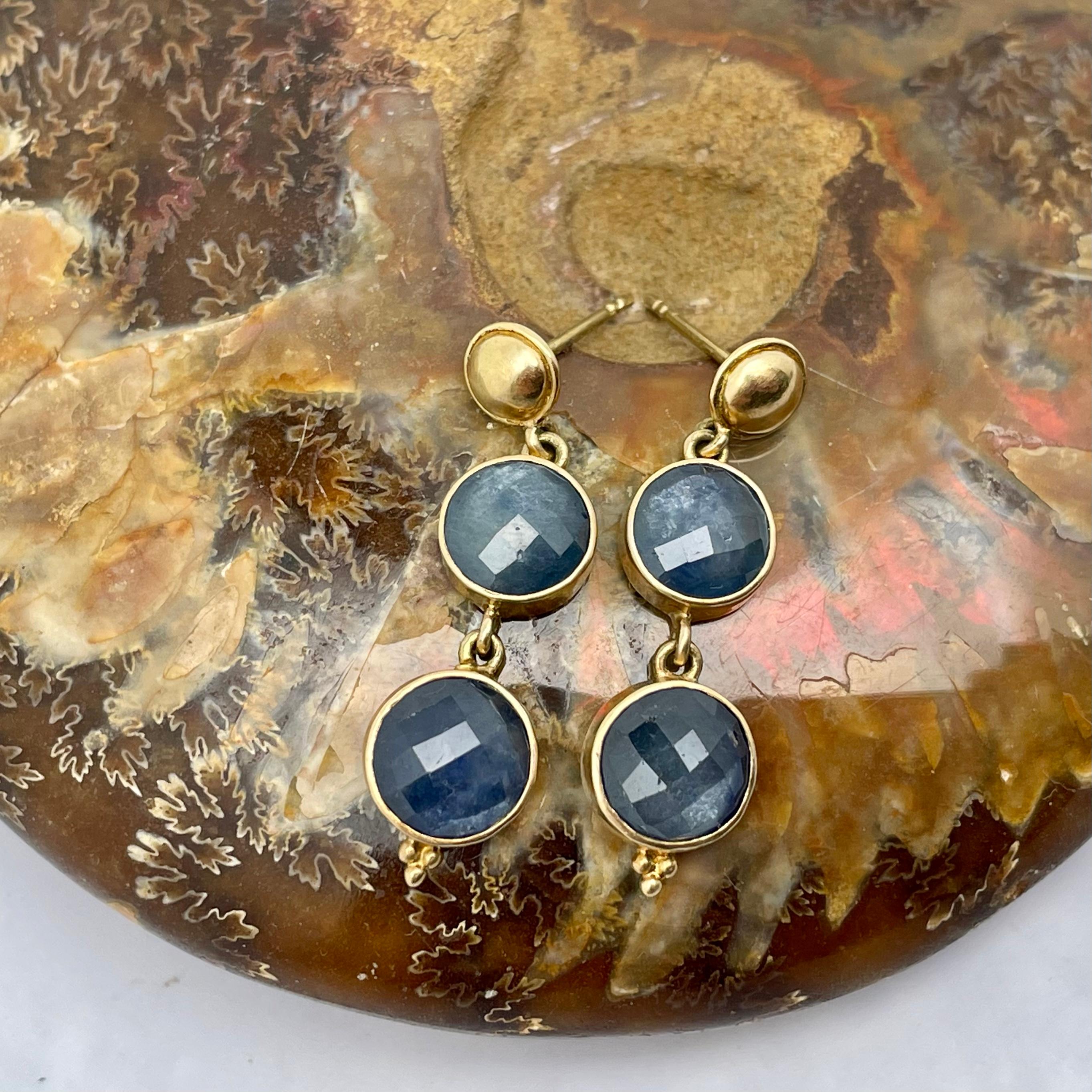 Steven Battelle 7.6 Carats Blue Sapphire 18K Gold Earrings For Sale 1