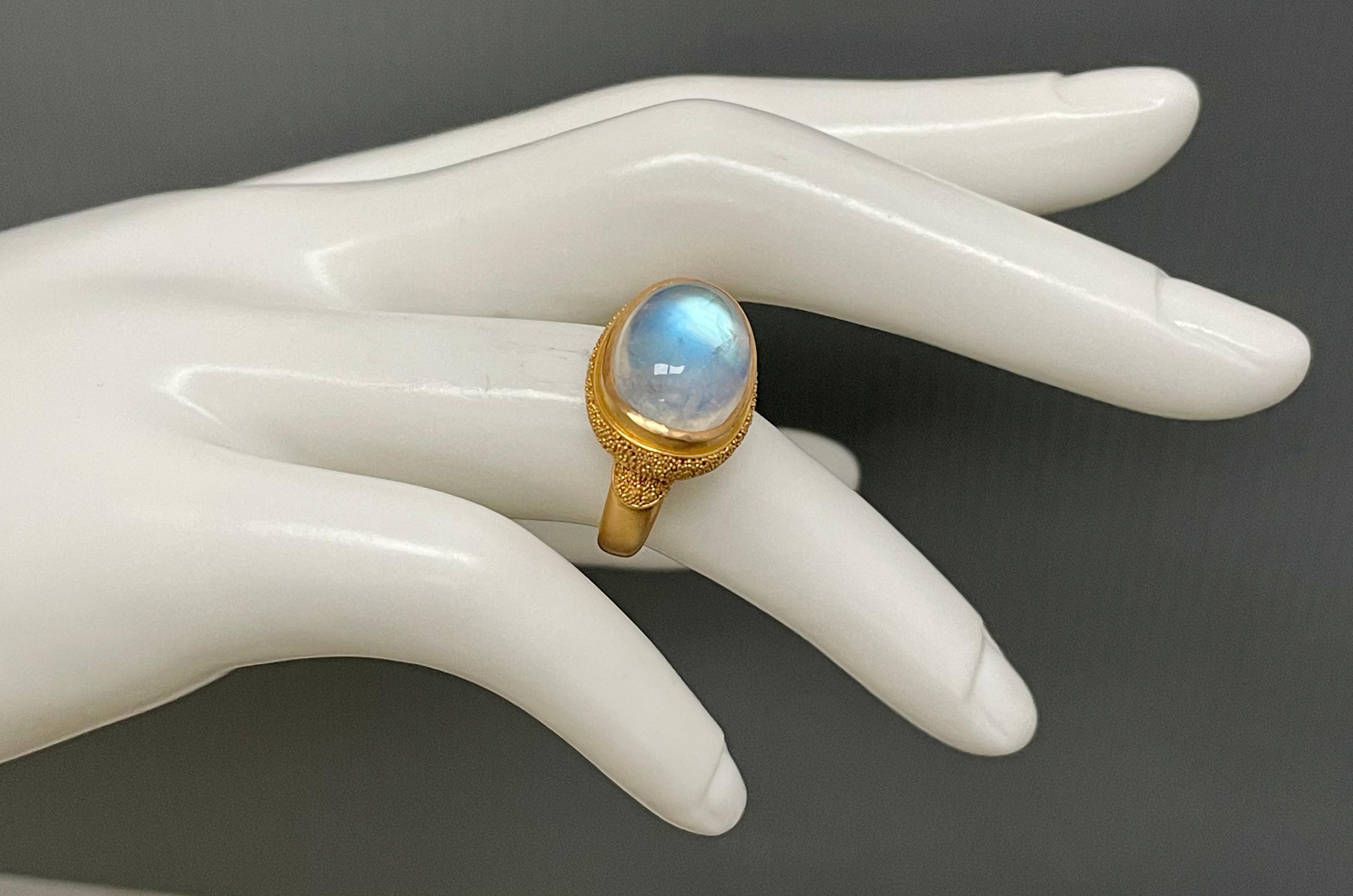 Contemporary Steven Battelle 7.6 Carats Rainbow Moonstone 22K Gold Large Ring For Sale