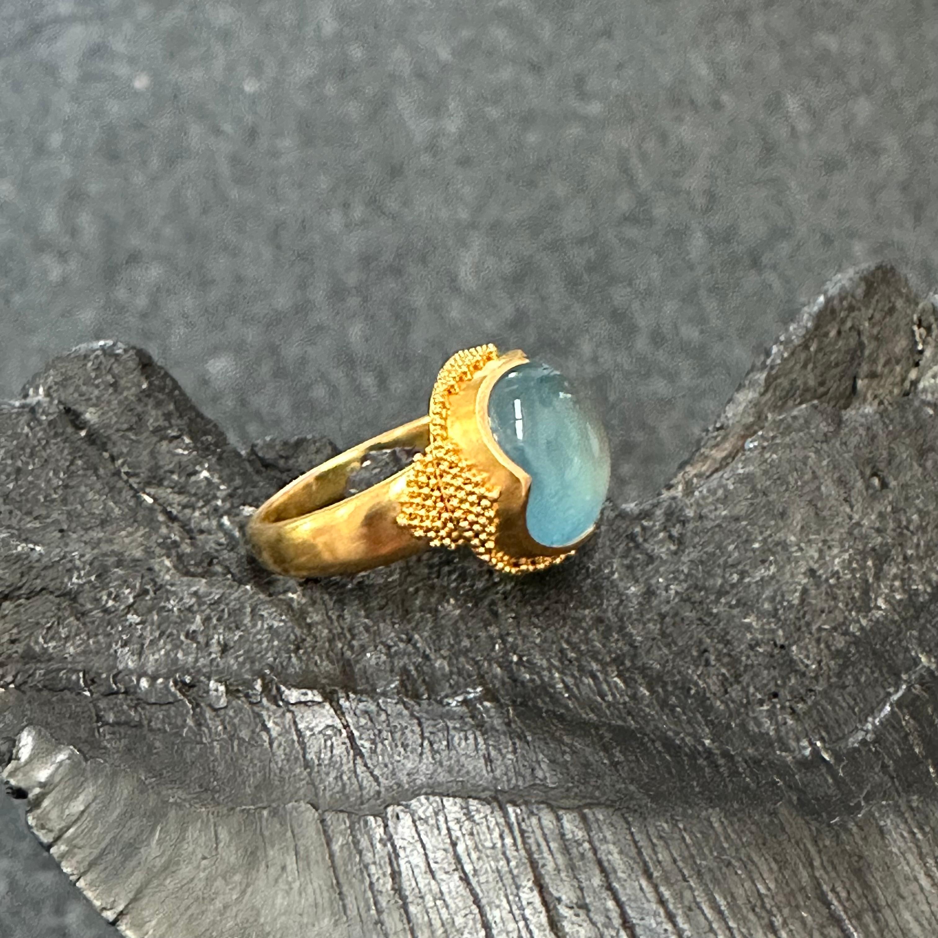 Steven Battelle 7.7 Carats Cabochon Aquamarine 22 Karat Gold Ring For Sale 3