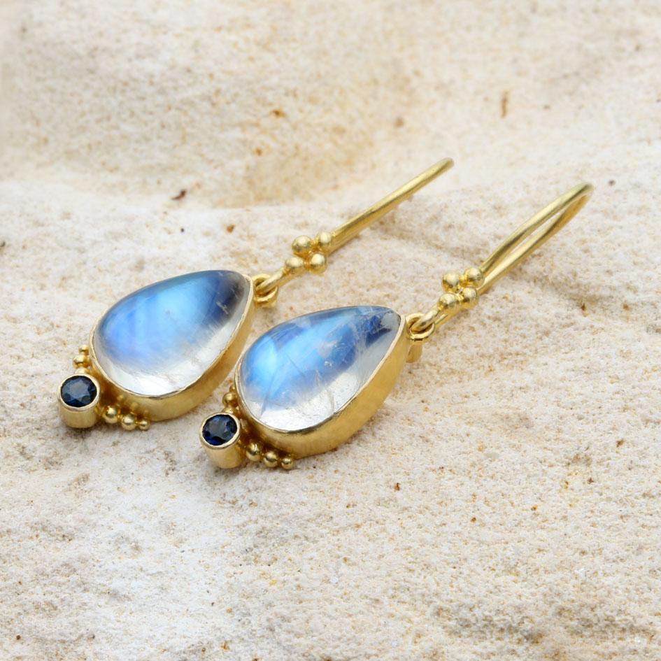 Steven Battelle 7.7 Carats Rainbow Moonstone Blue Sapphire 18K Gold Earrings For Sale 2
