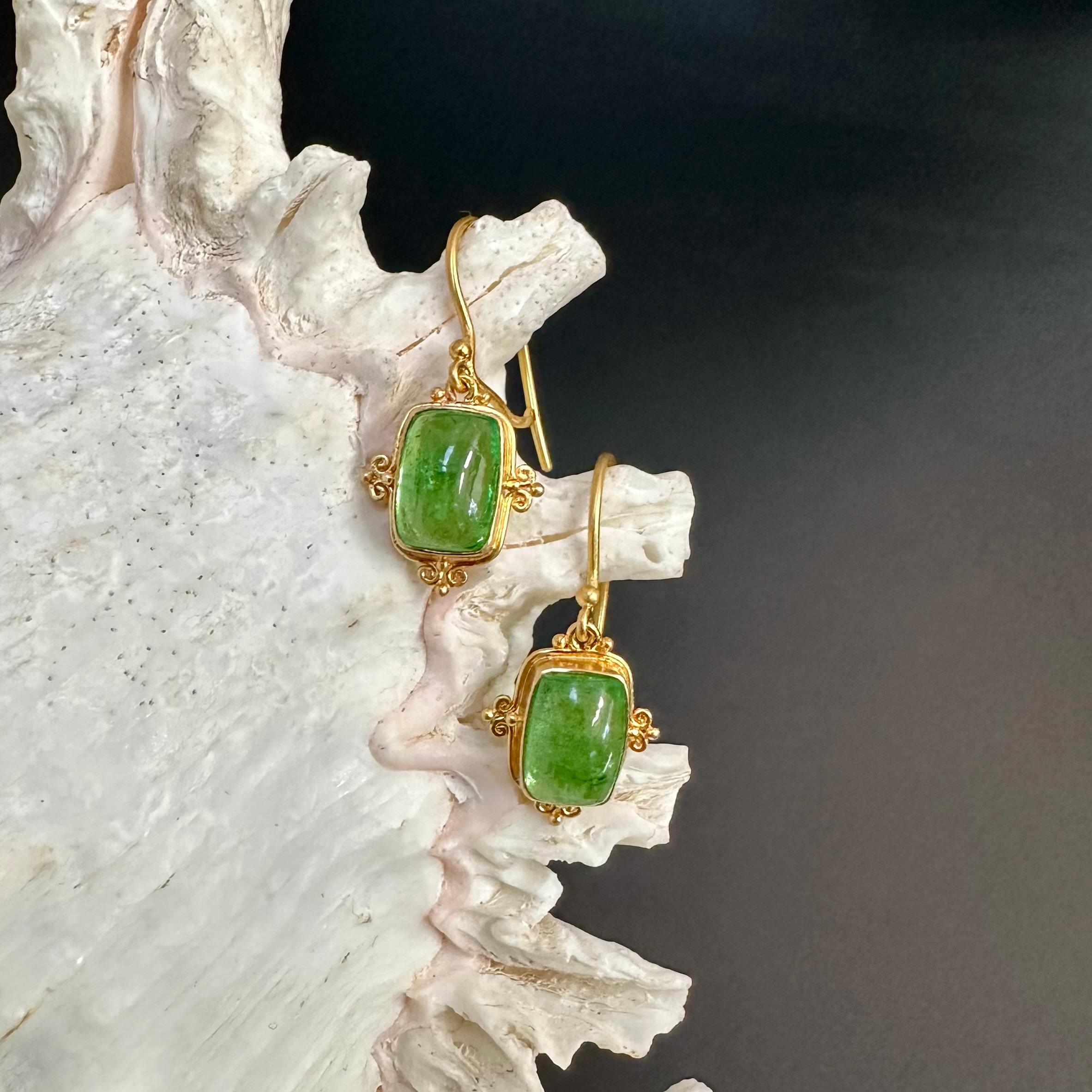Steven Battelle 7.7 Carats Tsavorite Cabochon 18K Gold Wire Earrings For Sale 5
