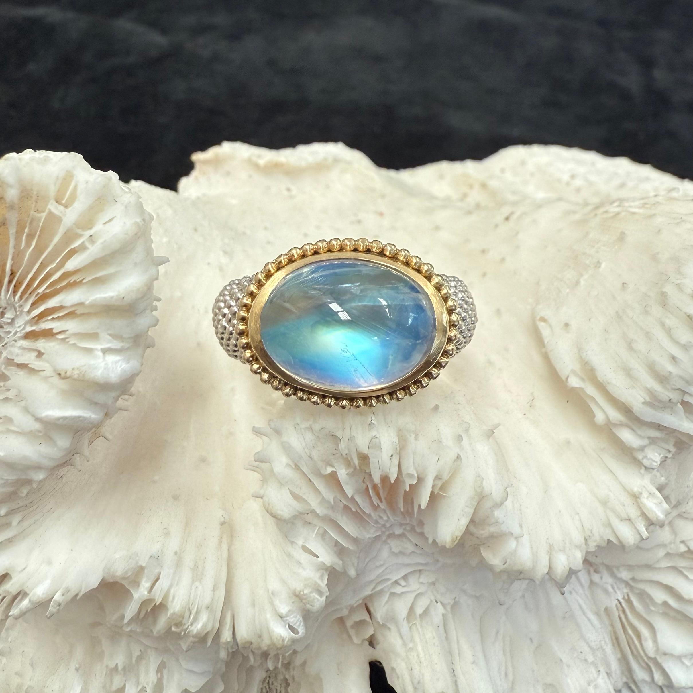 Steven Battelle 7,8 Karat Regenbogen Mondstein 18K Gold / Sterling Ring im Angebot 2