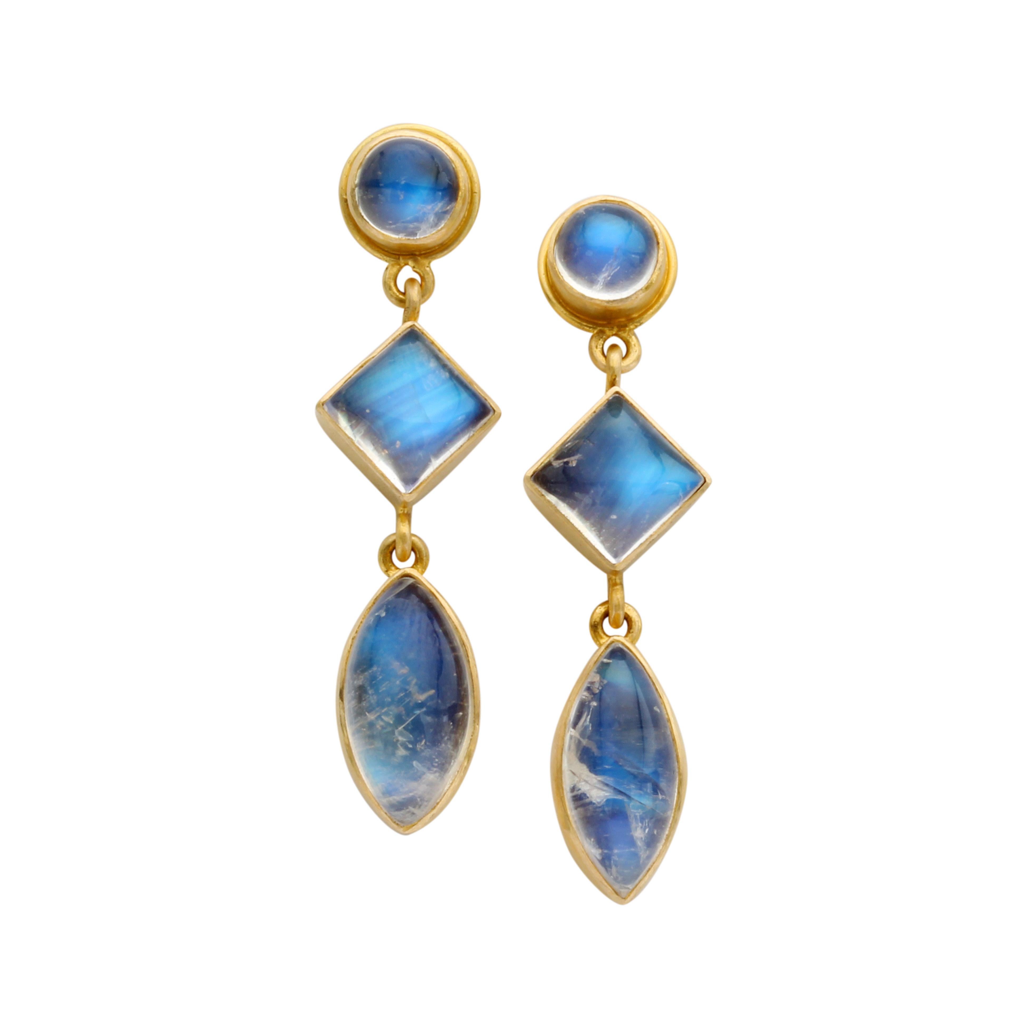 Steven Battelle 7.9 Carats Rainbow Moonstone 18K Gold Post Earrings in vendita 1