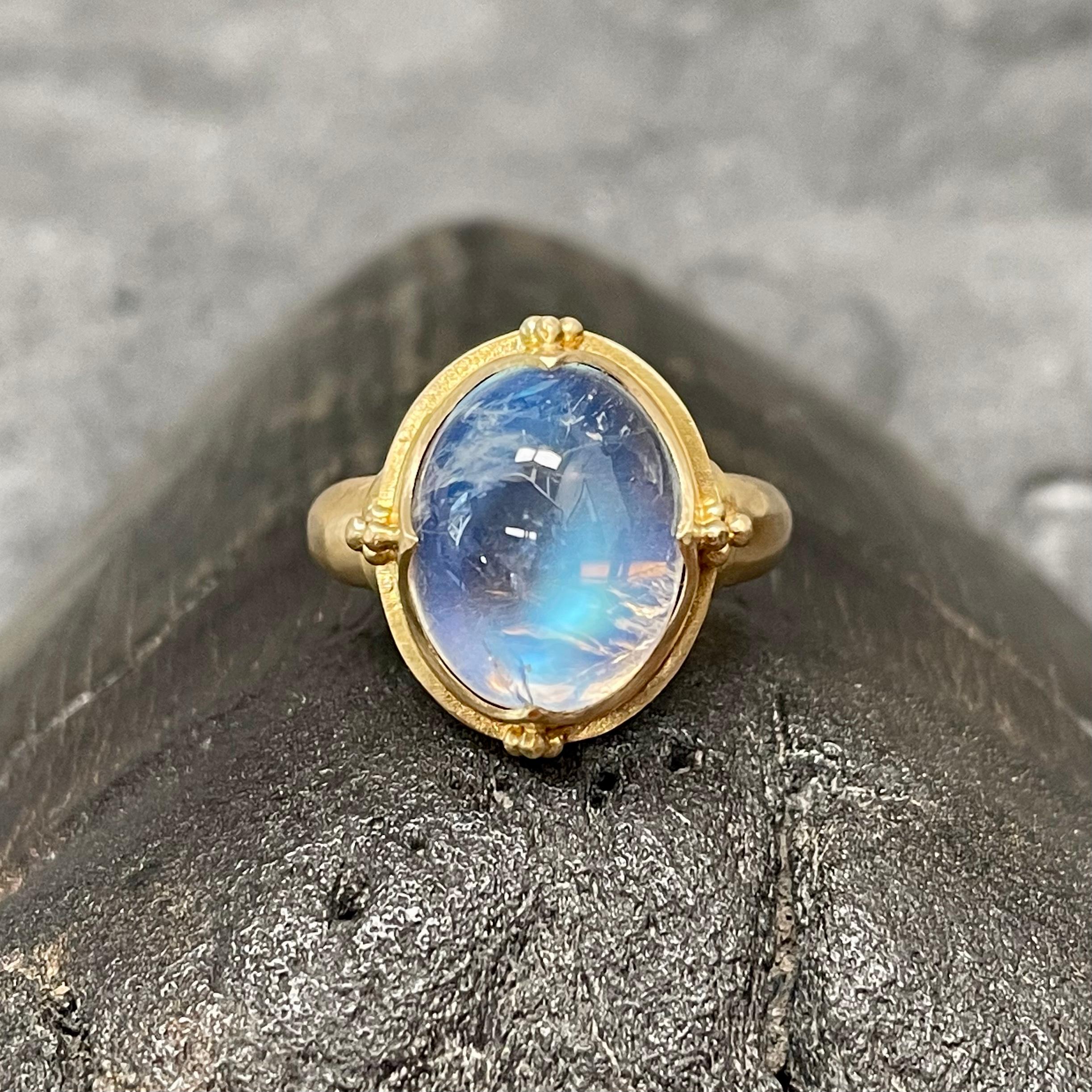 Steven Battelle 8.0 Carats Cabochon Rainbow Moonstone 18K Gold Ring 5