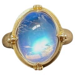 Steven Battelle 8.0 Carats Cabochon Rainbow Moonstone 18K Gold Ring