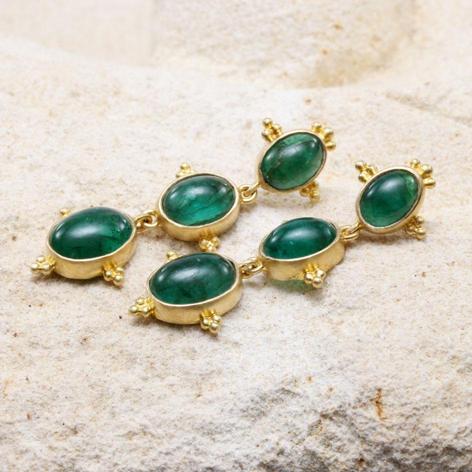 Contemporary Steven Battelle 8.1 Carats Cabochon Emerald 18K Gold Post Earrings For Sale