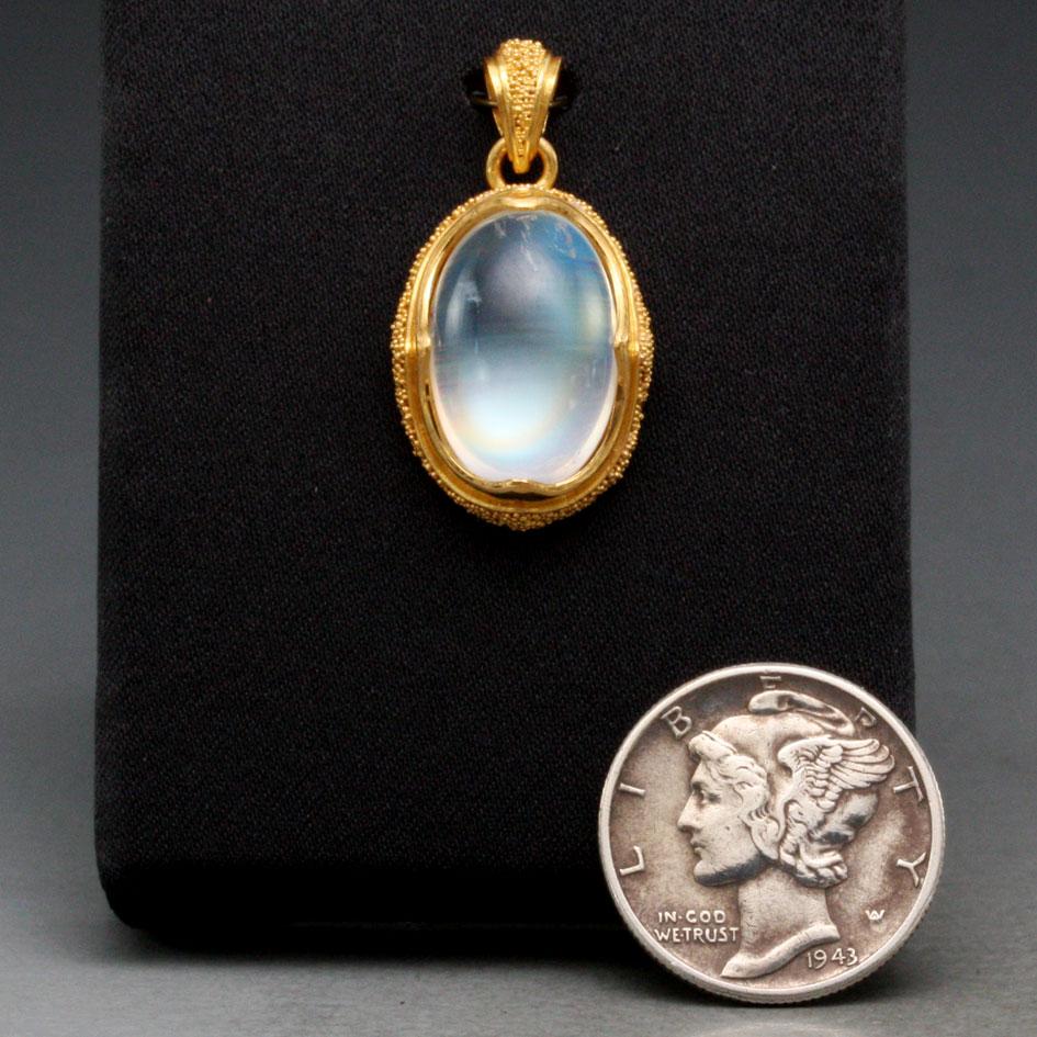 Steven Battelle 8.1 Carats Rainbow Moonstone 22K Gold Granulated Pendant In New Condition For Sale In Soquel, CA