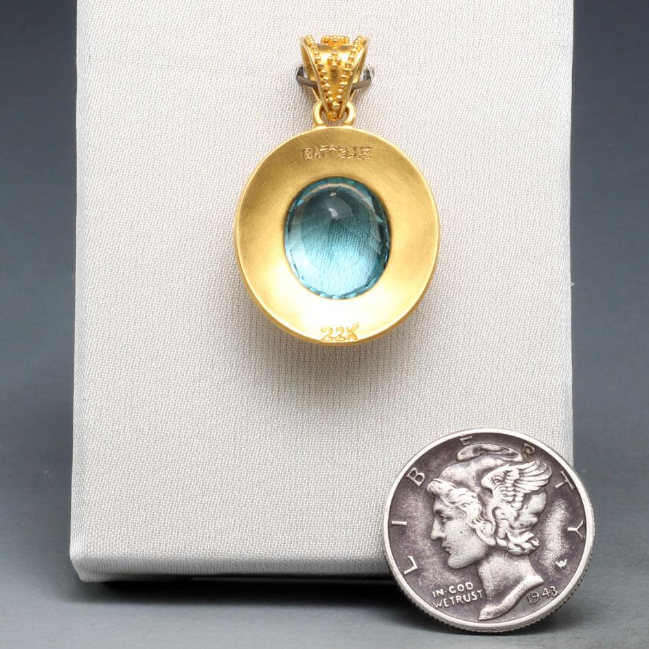 Ciondolo in oro 22K con diamante e zircone blu da 8,3 carati di Steven Battelle In condizioni Nuovo in vendita a Soquel, CA