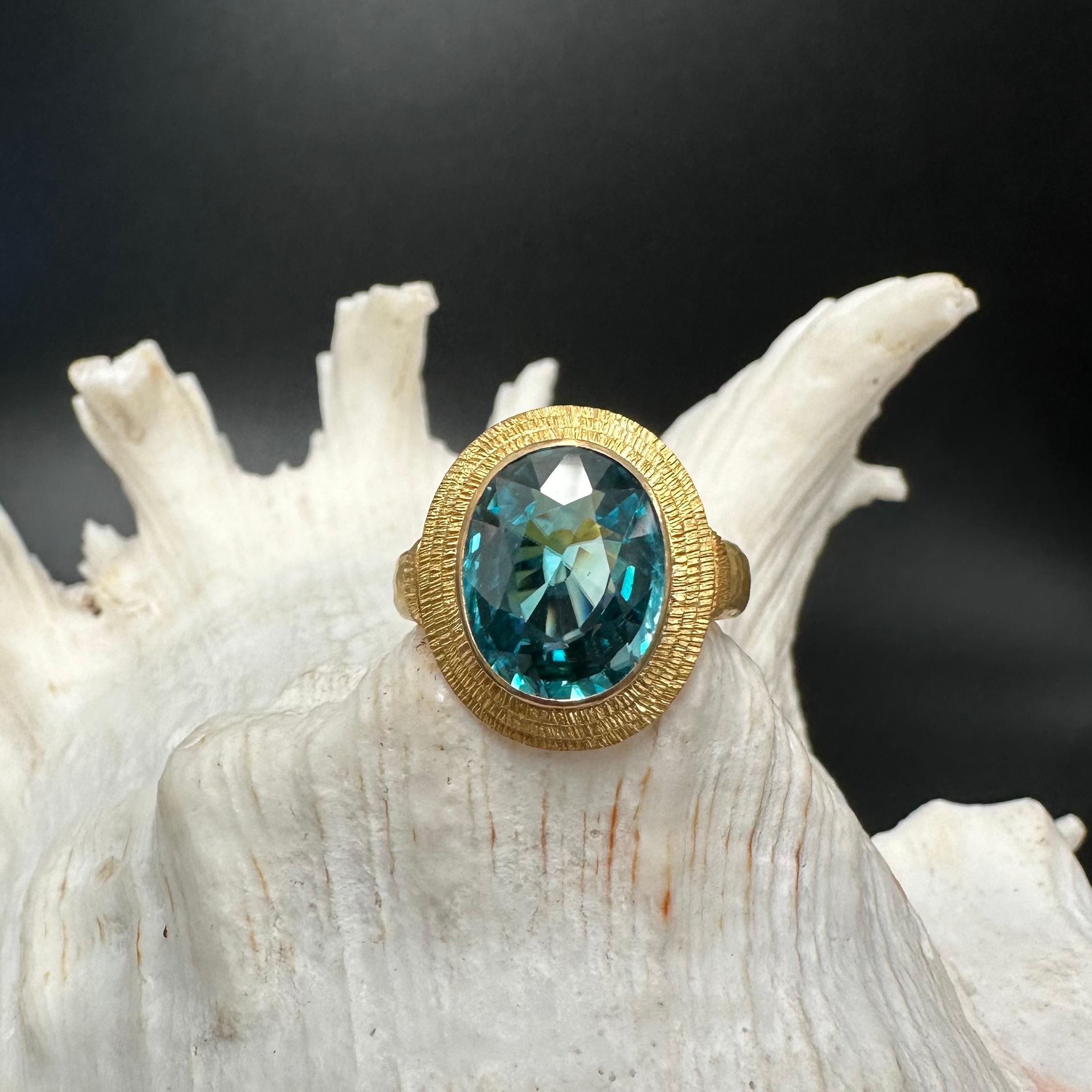 Steven Battelle 8.5 Carats Blue Zircon 18K Gold Ring For Sale 9