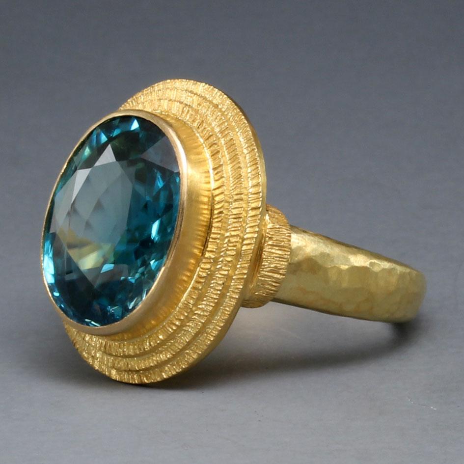 Contemporary Steven Battelle 8.5 Carats Blue Zircon 18K Gold Ring For Sale