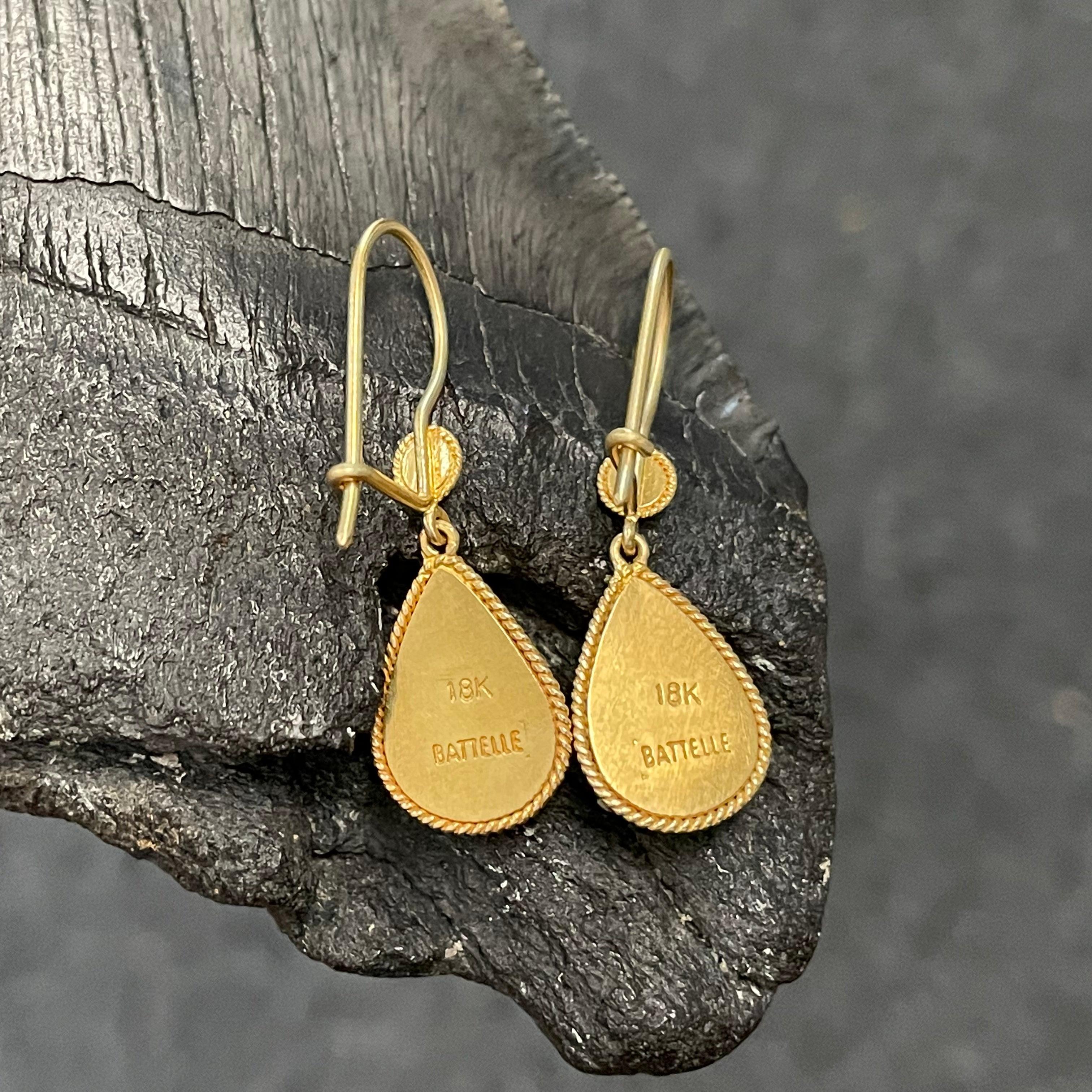 Pear Cut Steven Battelle 8.6 Carats Rainbow Moonstone Wire Dangle Earrings 18K Gold For Sale