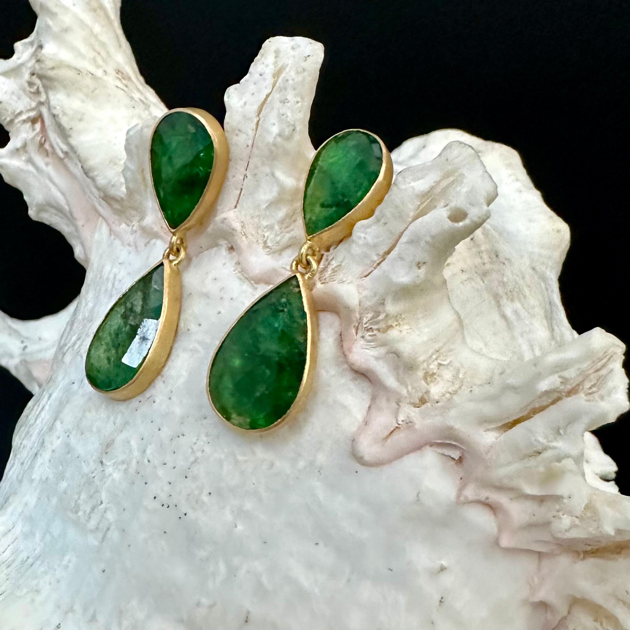 Steven Battelle 8.7 Carats Zambian Emeralds 18K Gold Post Earrings In New Condition For Sale In Soquel, CA