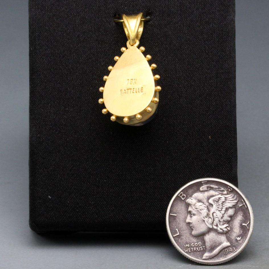 Cabochon Ciondolo in oro 18K con pietra lunare arcobaleno da 9,0 carati di Steven Battelle in vendita