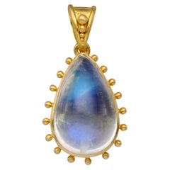 Antique Steven Battelle 9.0 Carat Rainbow Moonstone 18K Gold Pendant