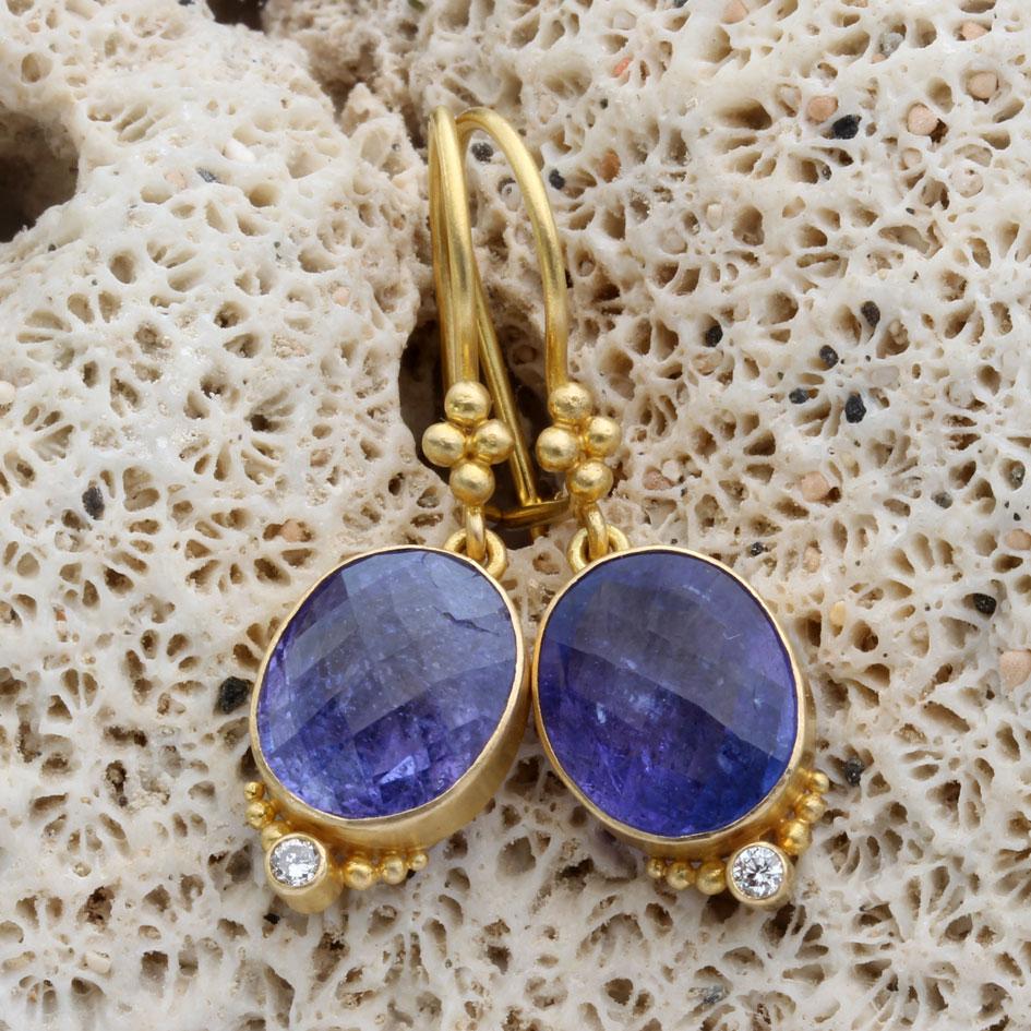 Contemporary Steven Battelle 9.0 Carats Tanzanite Diamond 18K Gold Earrings For Sale