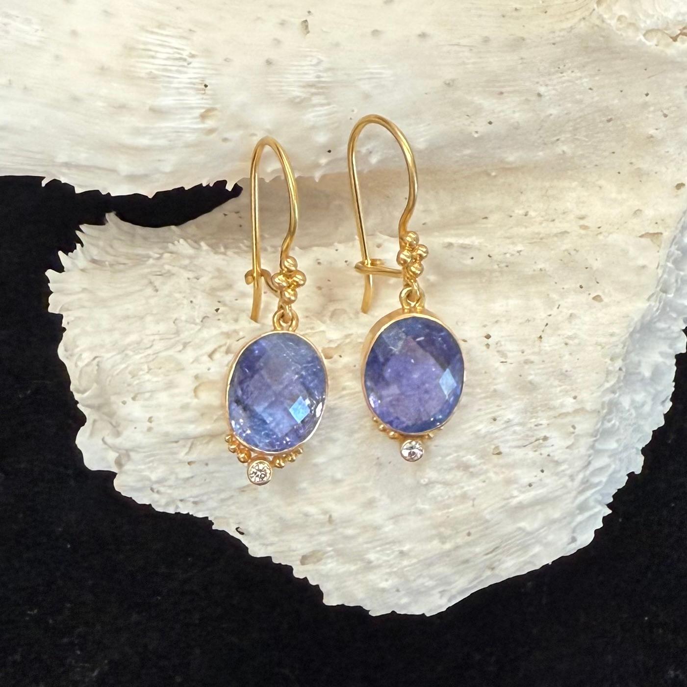 Steven Battelle 9.0 Carats Tanzanite Diamond 18K Gold Earrings For Sale 2