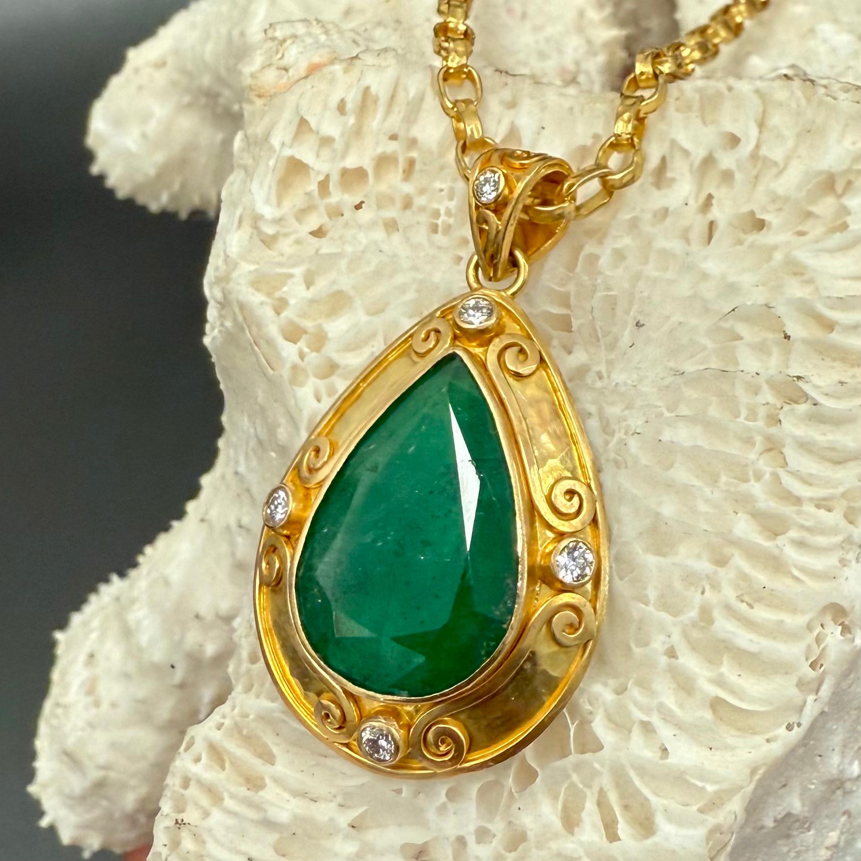 Contemporary Steven Battelle 9.0 Carats Zambian Emerald Diamonds 18K Gold Pendant For Sale