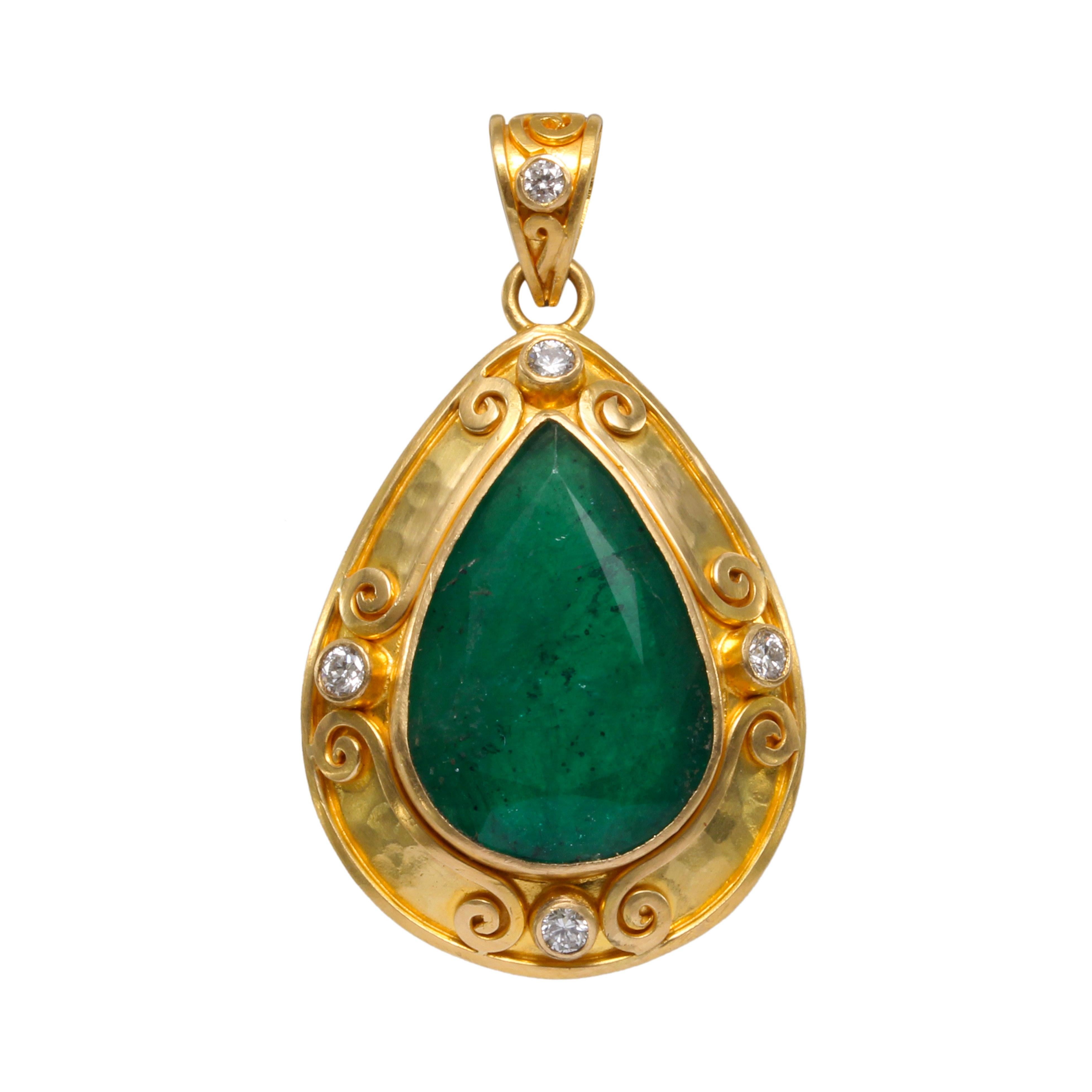 Women's or Men's Steven Battelle 9.0 Carats Zambian Emerald Diamonds 18K Gold Pendant For Sale