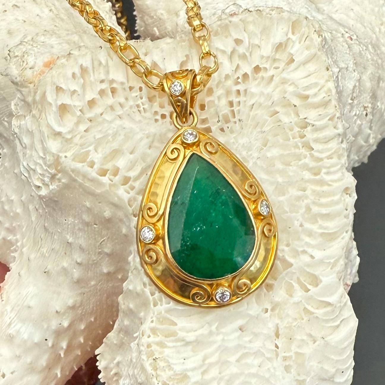 Steven Battelle 9.0 Carats Zambian Emerald Diamonds 18K Gold Pendant For Sale 1
