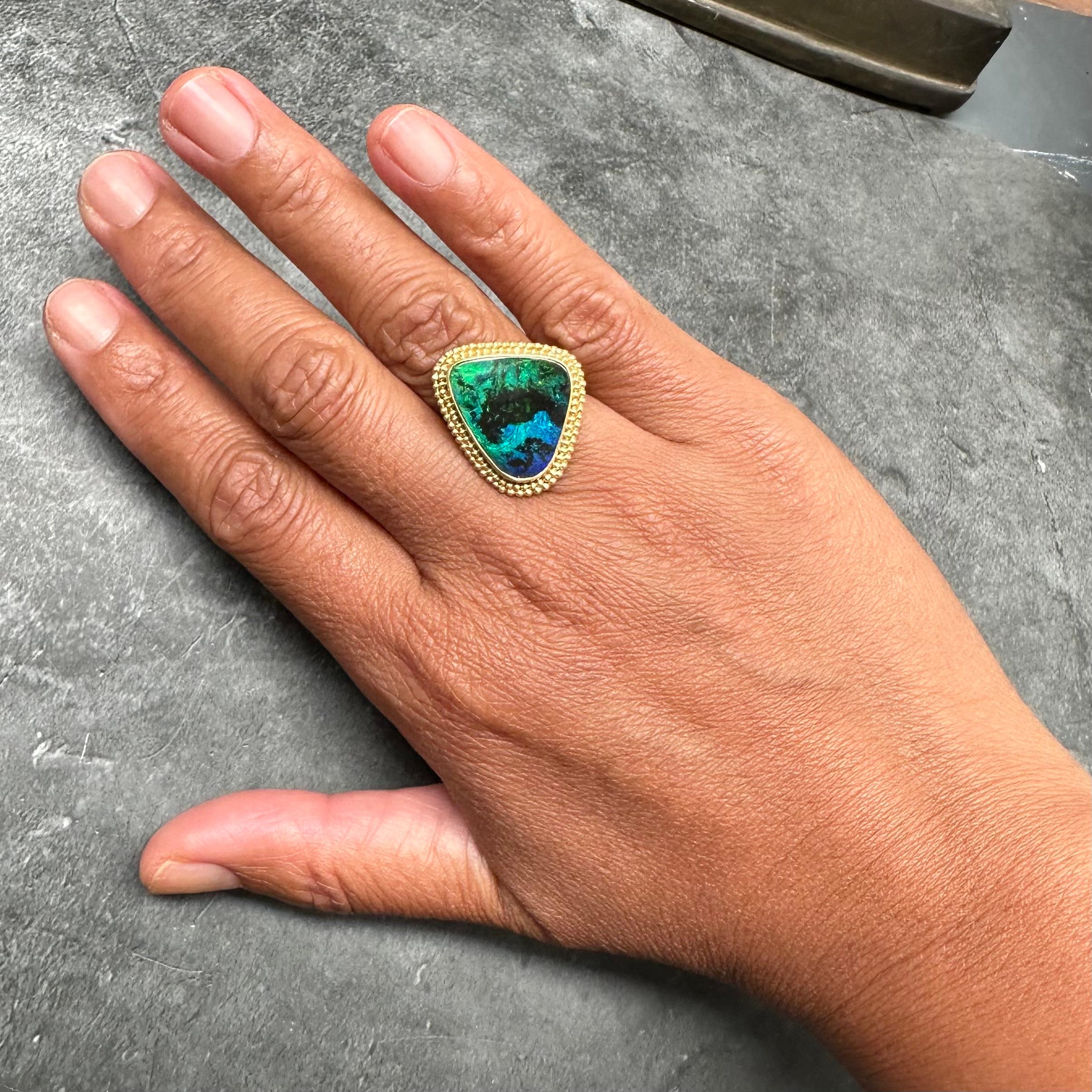 Contemporary Steven Battelle 9.1 Carats Australian Boulder Opal 18K Gold Ring For Sale